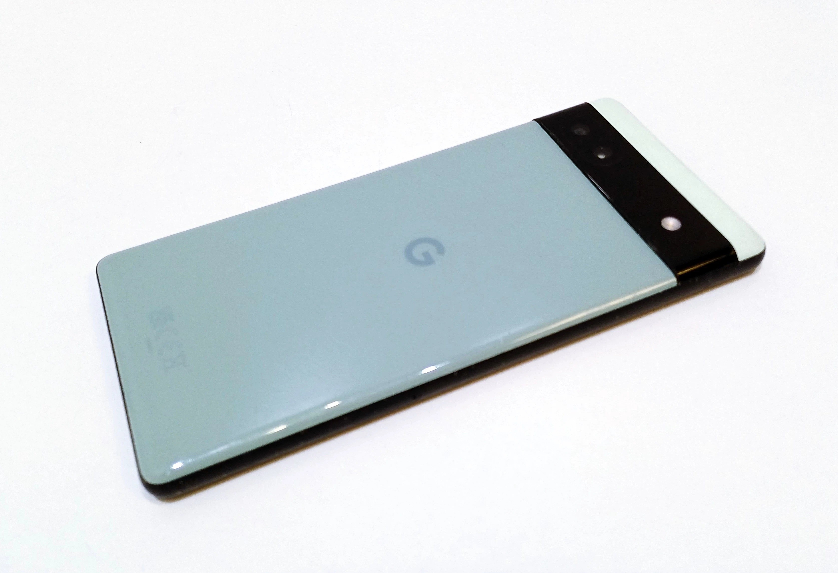 telefon-google-pixel-6a-8128gb-1sim-zielony-przekatna-ekranu-610