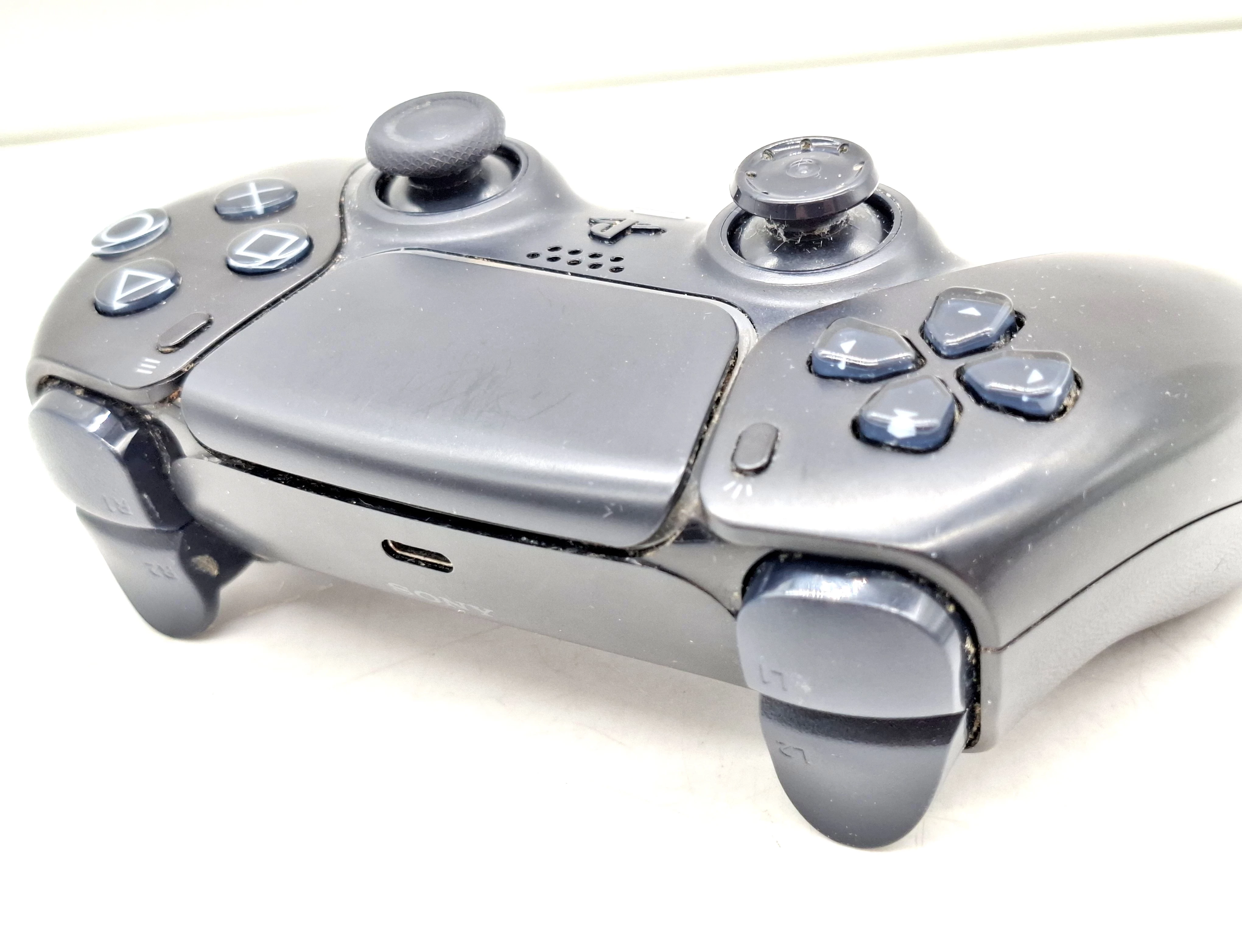 pad-sony-do-playstation-5-kompatybilne-platformy-210650-1712201