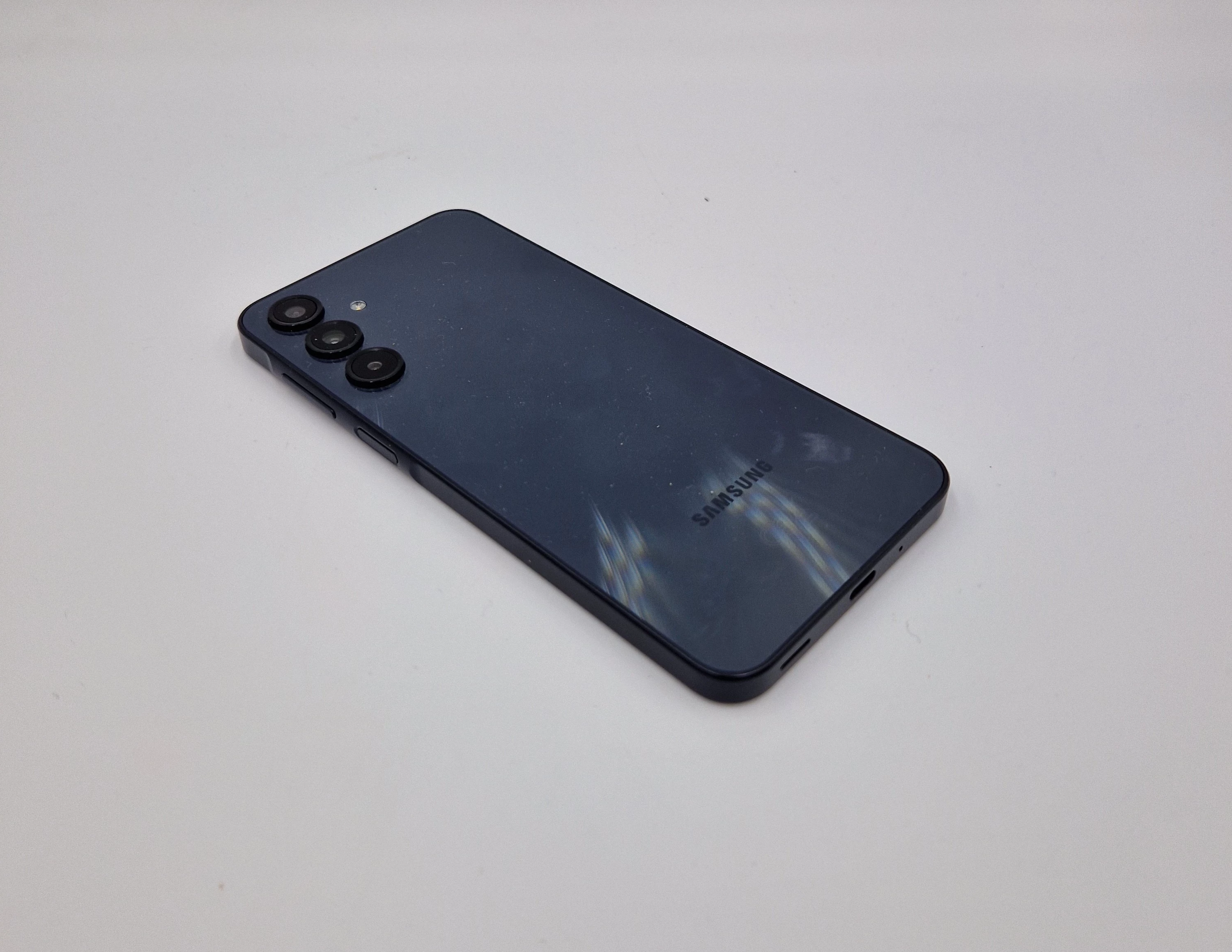 telefon-samsung-galaxy-a16-4128-gb-stan-11323-2