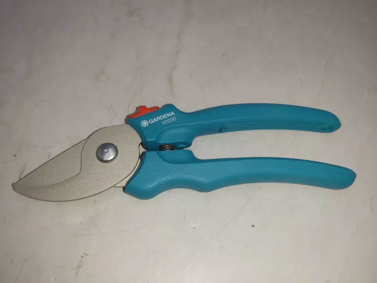 sekator-gardena-easycut-20230-slowackiego-17-katowice