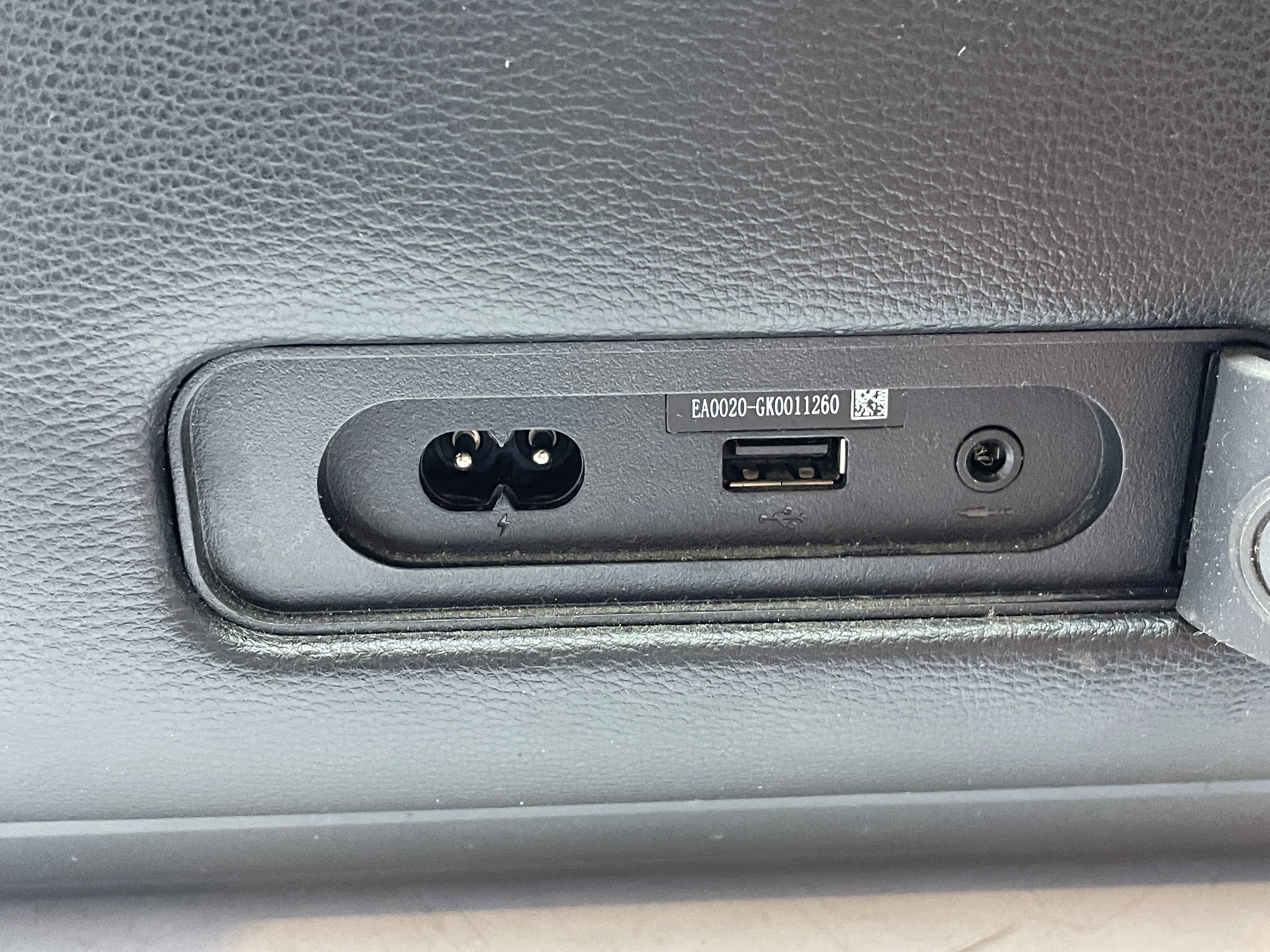 glosnik-jbl-partybox-on-the-go-funkcje-221089-1