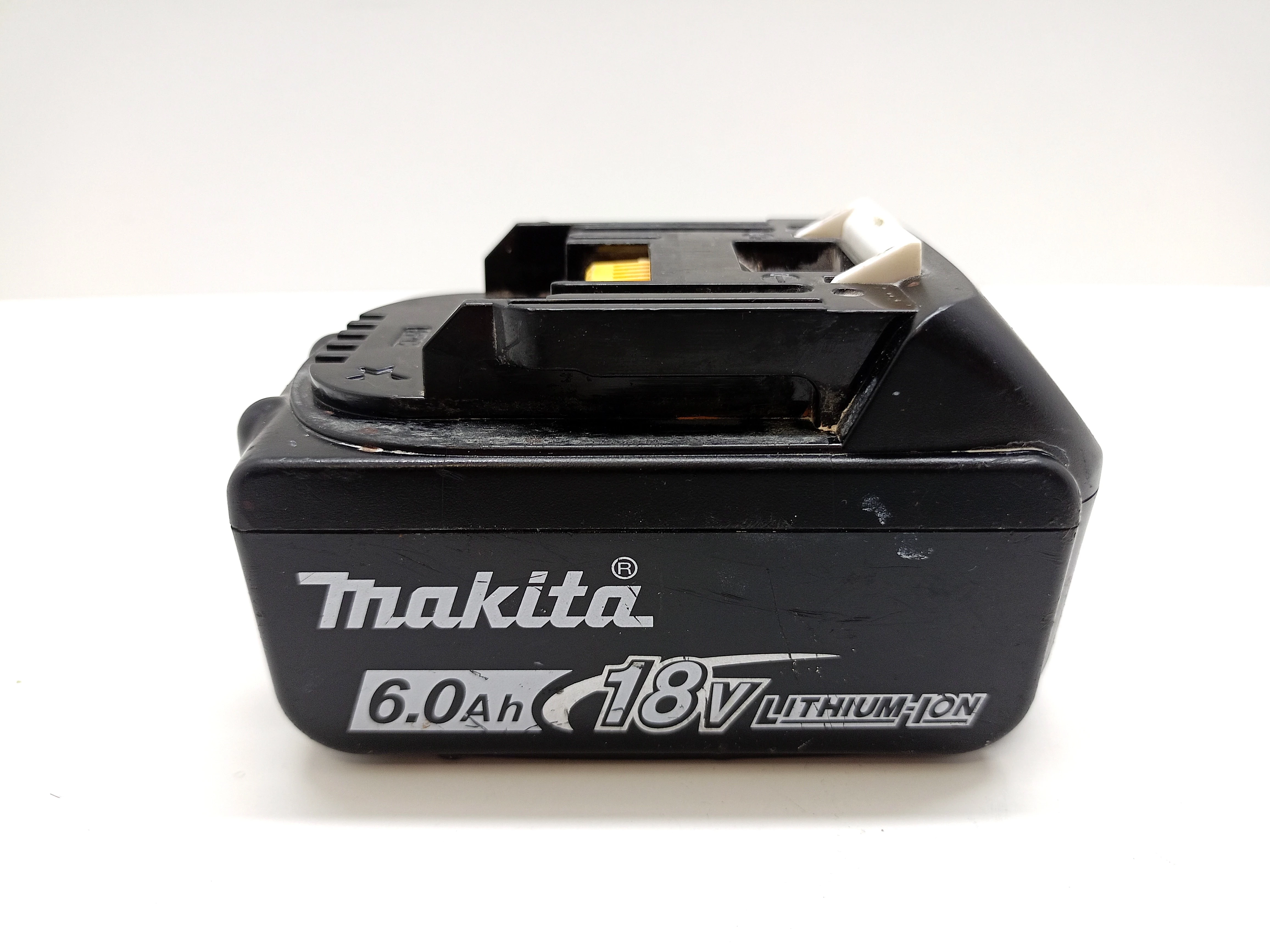 akumulator-makita-60-ah-18v-stan-11323-2
