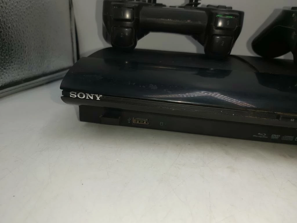 konsola-sony-ps3-super-slim-500gb-2-pady-gry-w-zestawie-205998-225570