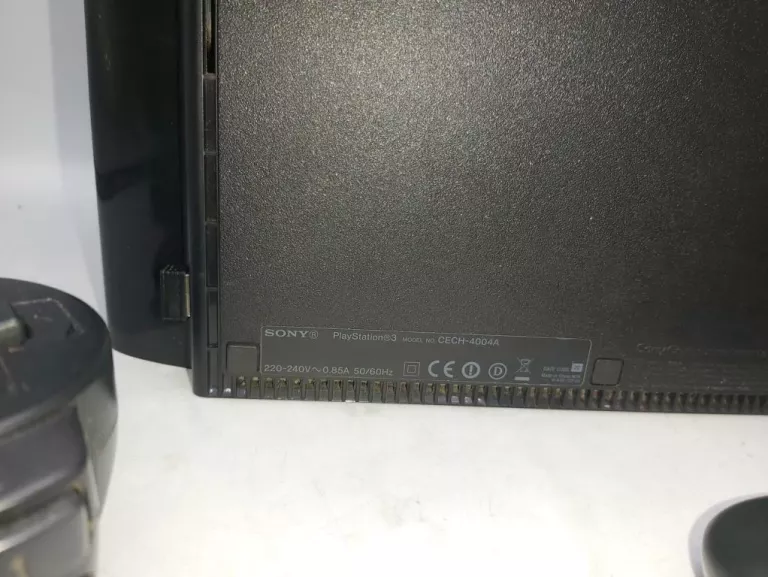 konsola-sony-ps3-super-slim-500gb-2-pady-kolor-249512-1647413