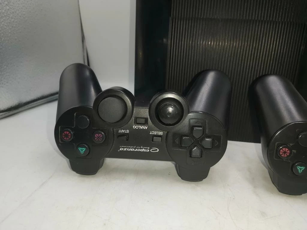 konsola-sony-ps3-super-slim-500gb-2-pady-stan-11323-2