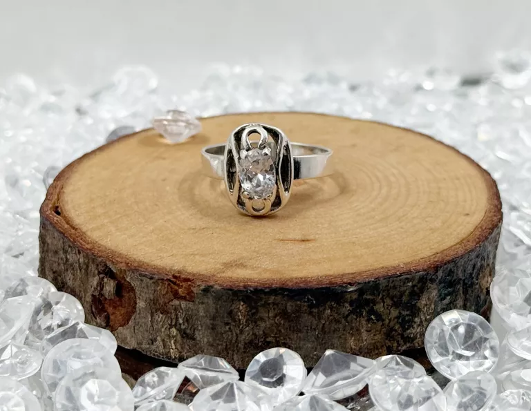 srebrny-pierscionek-z-cyrkonia-925-r13-rodzaj-2205-2