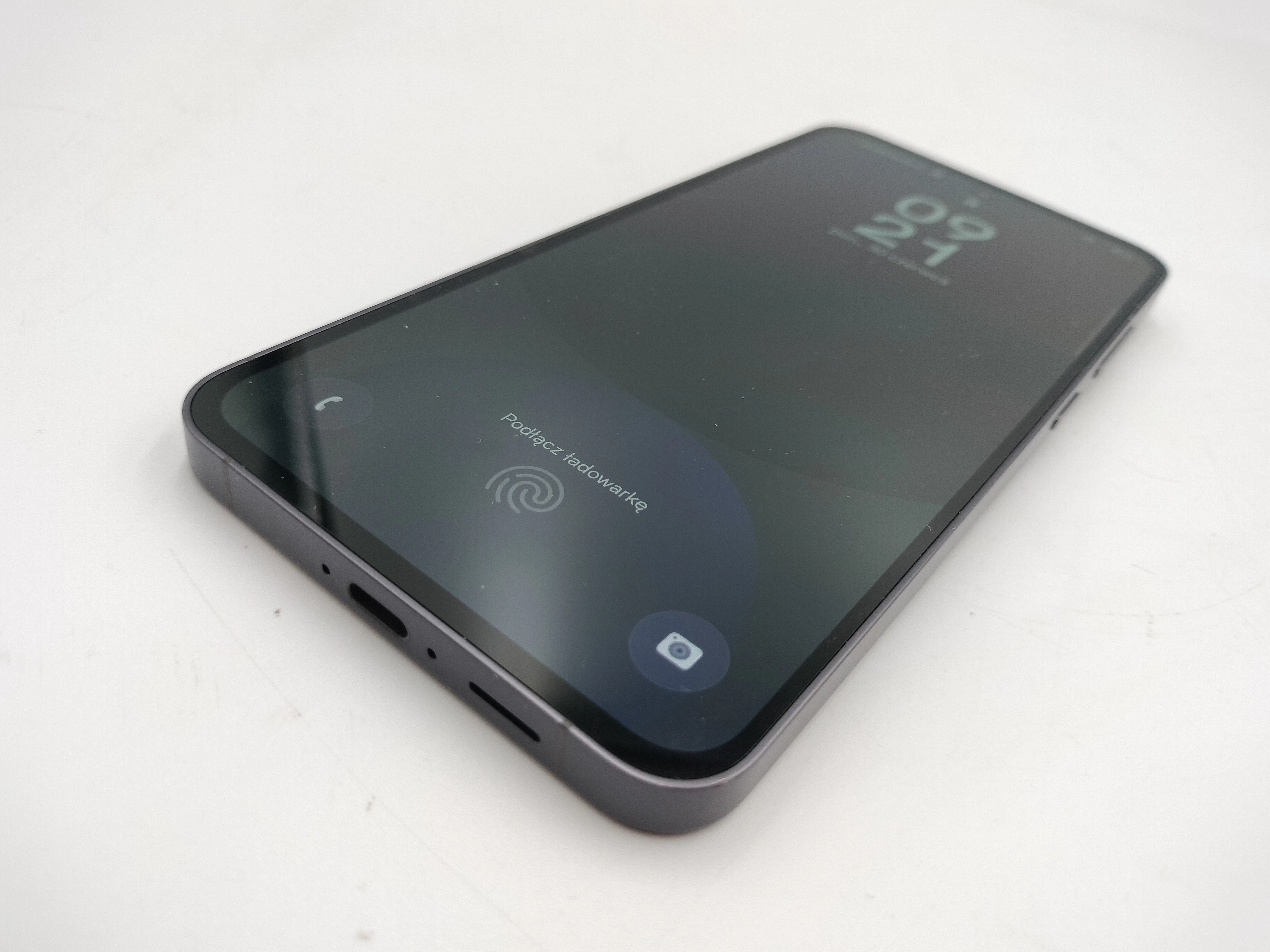 telefon-samsung-galaxy-s24-fe-128gb-czarny-opis-przekatna-ekranu-670