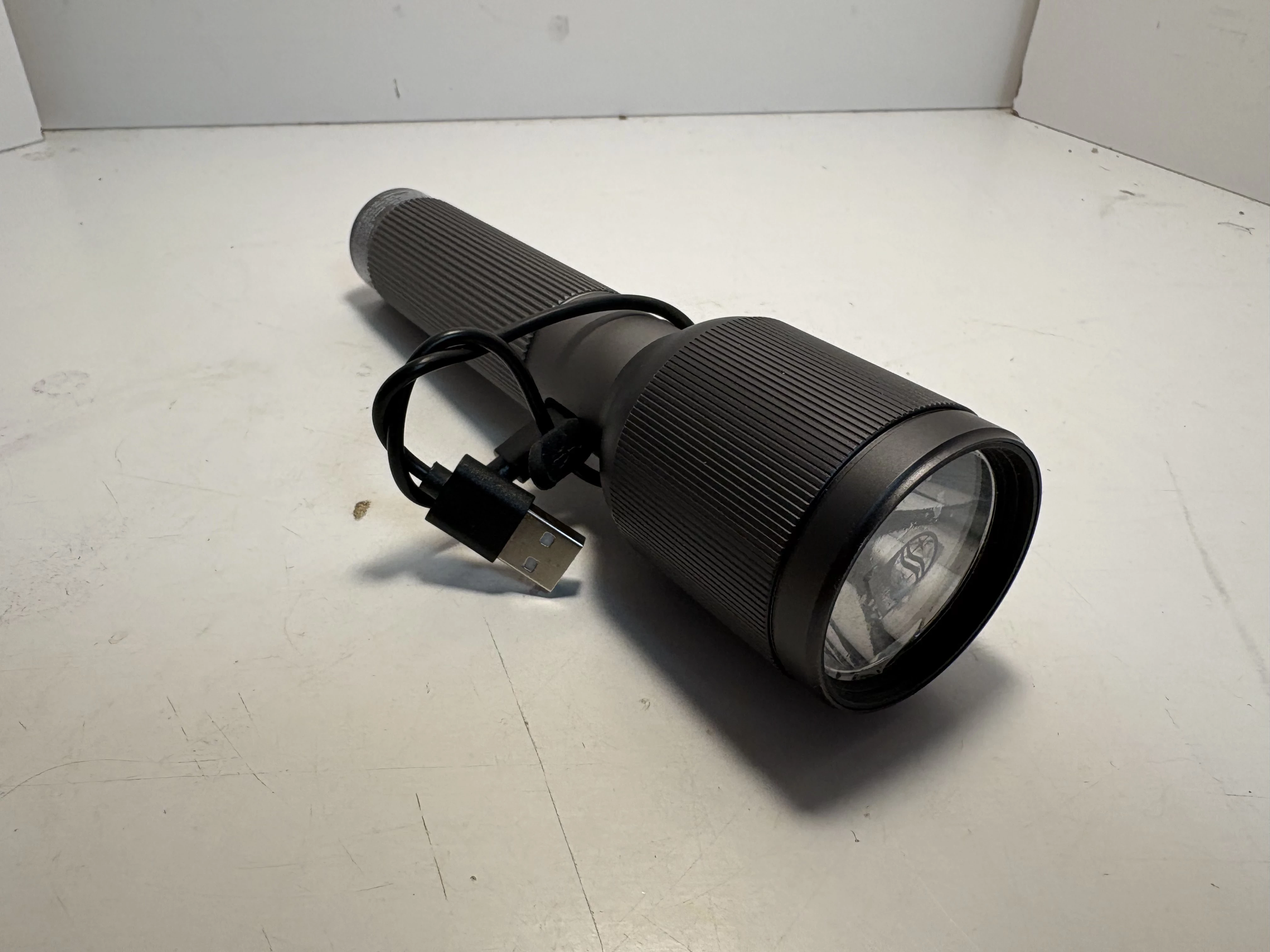 latarka-akumulatorowa-philips-sfl2141-650lm-zoom-300m-aluminiowa-obudowa-szybka-25-krakow