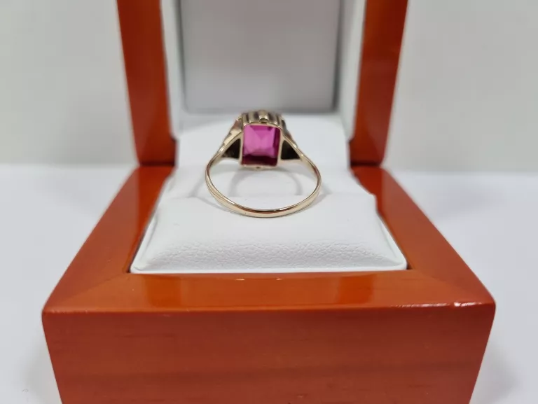 zloty-pierscionek-z-kamieniem-585-324g-r16-waga-672