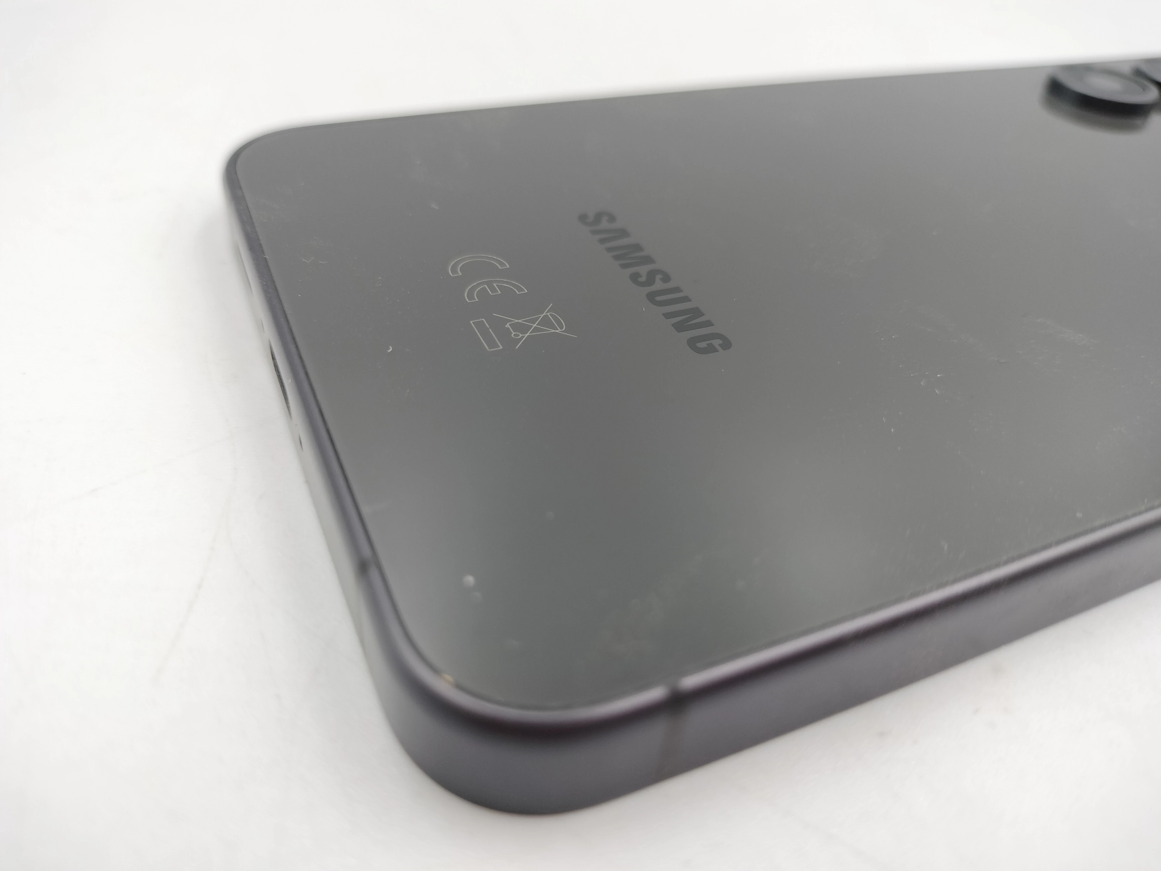 telefon-samsung-galaxy-s24-fe-128gb-czarny-opis-typ-202685-212929