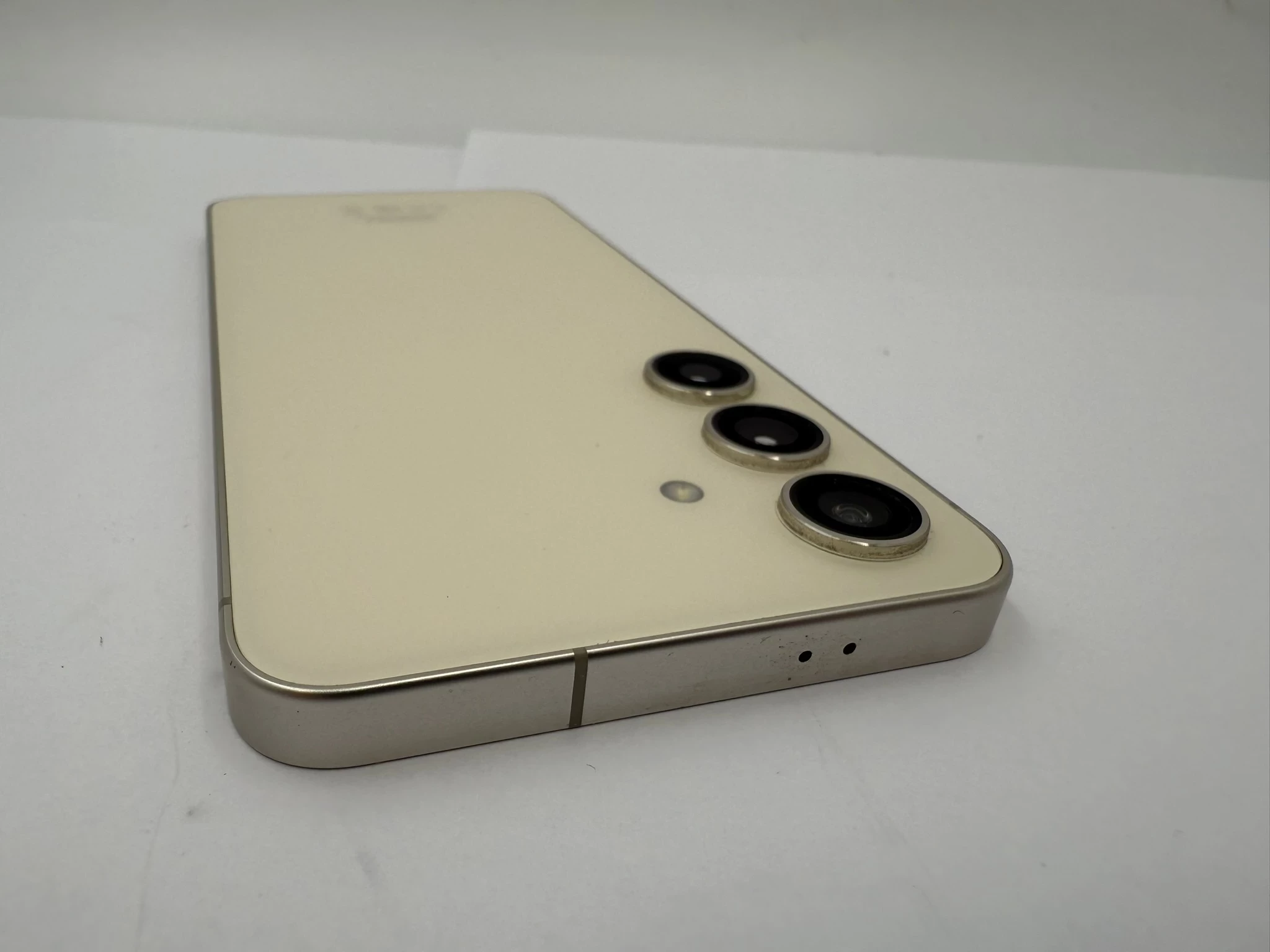 telefon-samsung-galaxy-s24-8gb256gb-bat-100-kod-producenta-sm-s921bzygeue