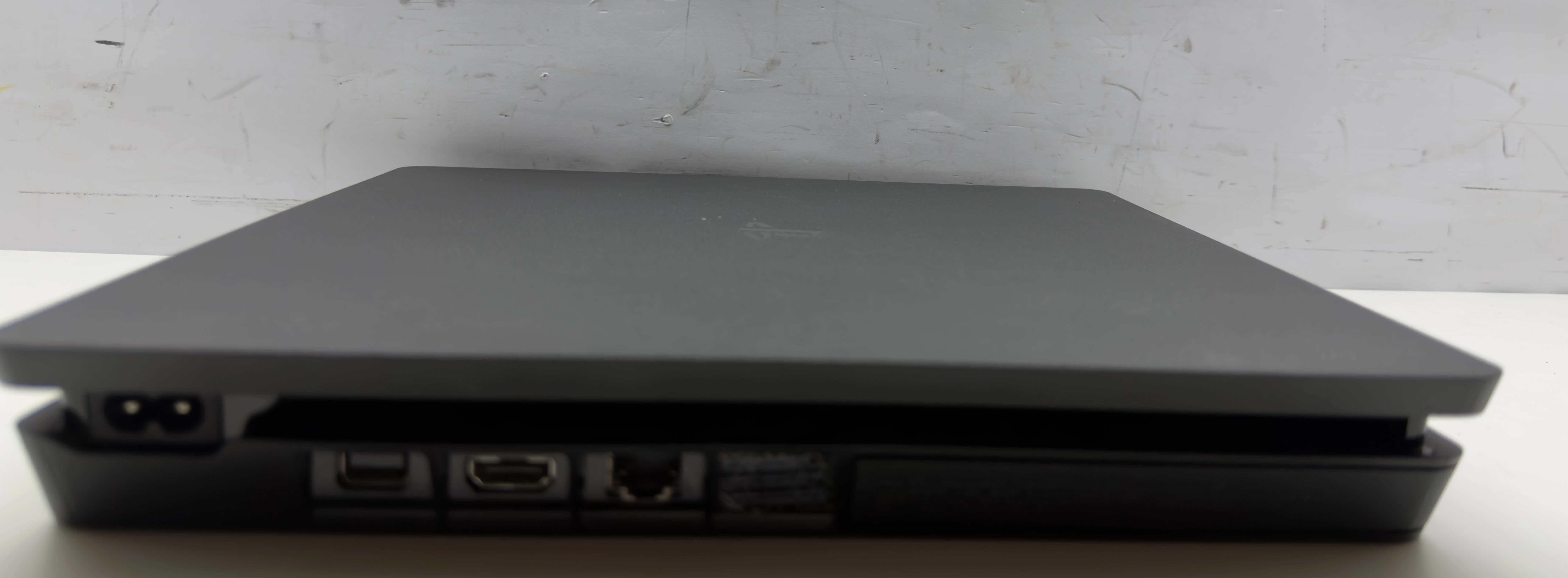 konsola-playstation-r-slim-1-tb-pad-okablowanie-liczba-kontrolerow-w-zestawie-205994-225550