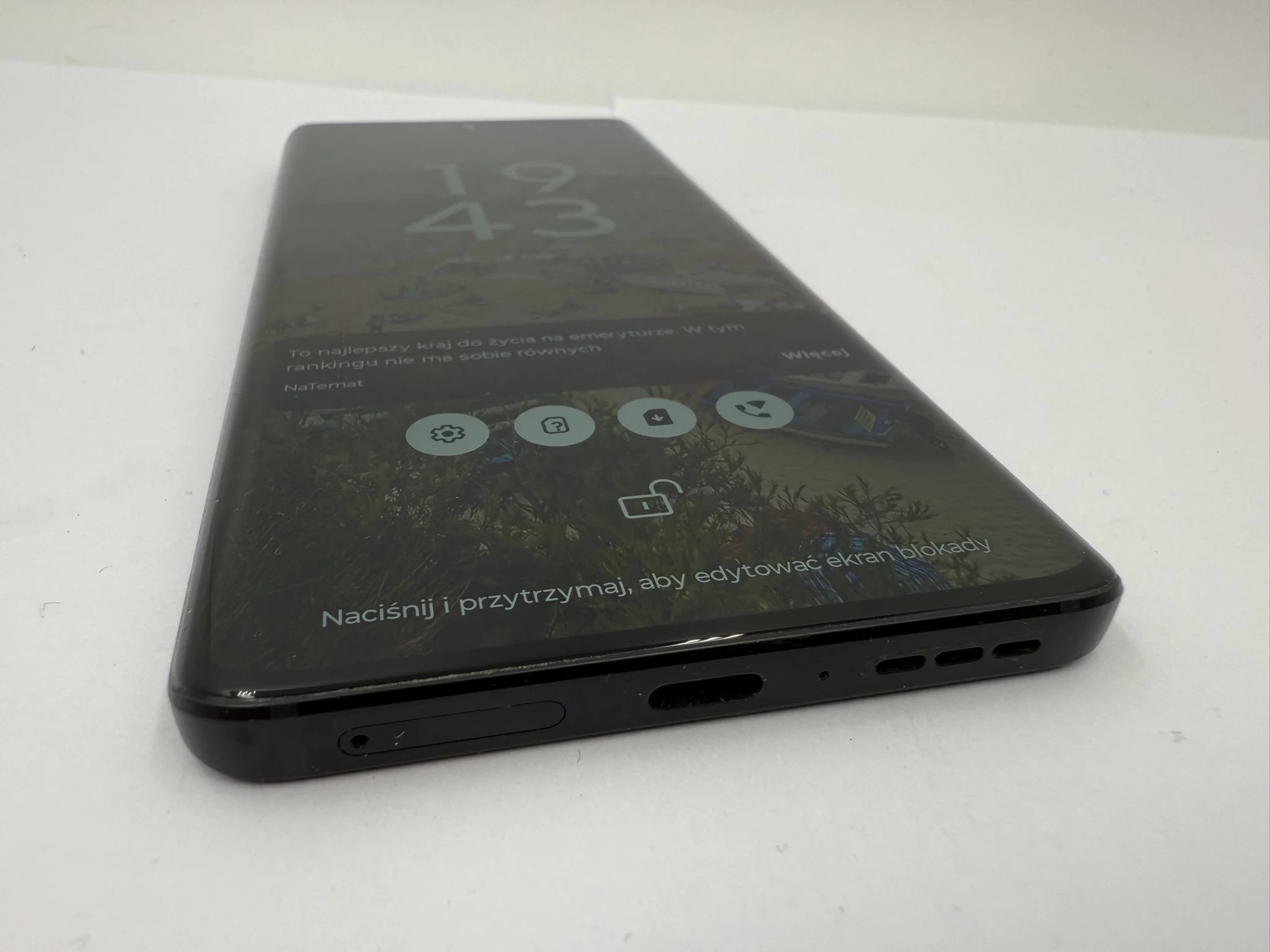 telefon-motorola-edge-40-8gb256gb-pudelko-ean-gtin-0840023243219