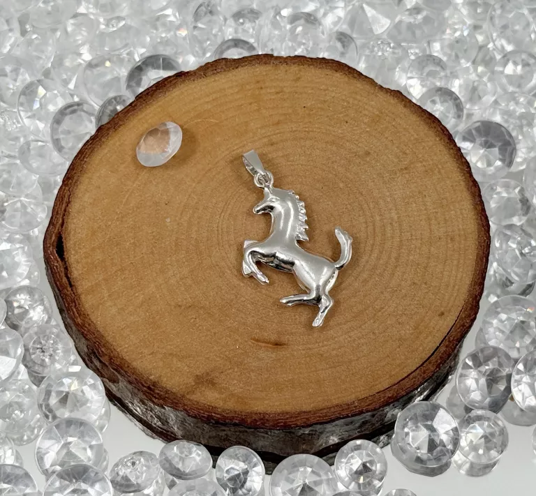 srebrna-zawieszka-konik-925-kosciuszki-159-wroclaw-gracja