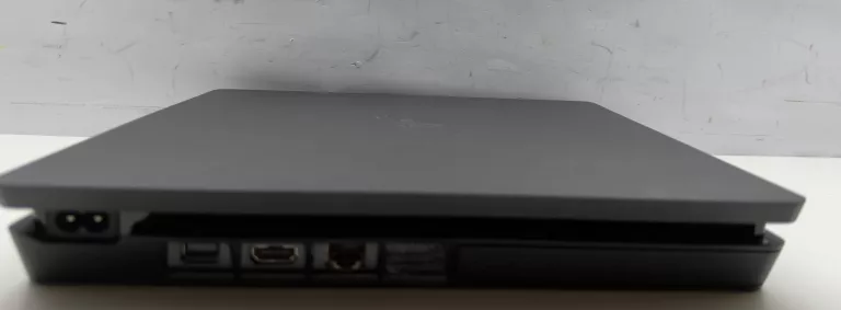 konsola-playstation-r-slim-1-tb-pad-okablowanie-liczba-kontrolerow-w-zestawie-205994-225550