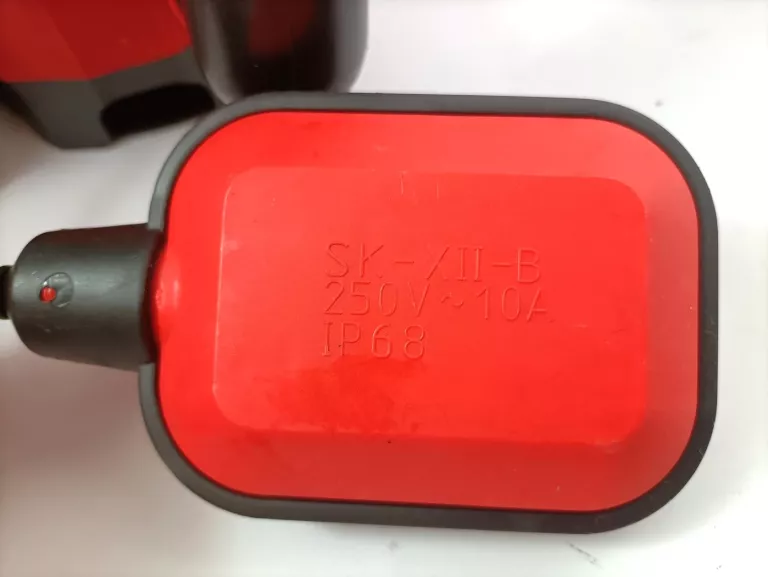 pompa-do-brudnej-wody-rq-400b-czerwona-maksymalna-wydajnosc-pompy-7500