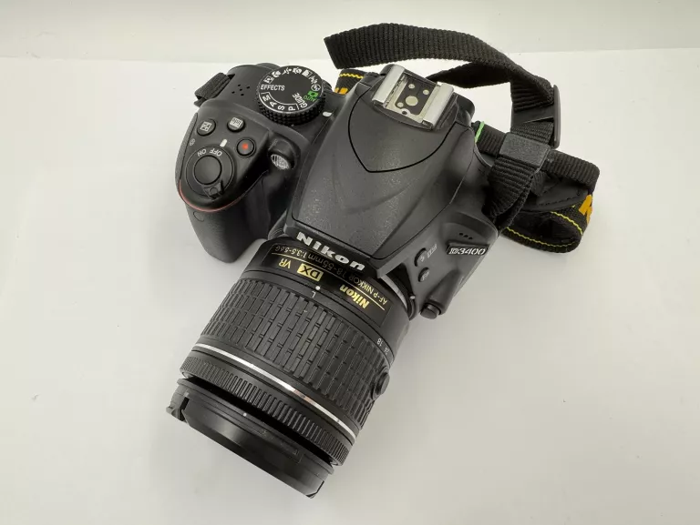aparat-nikon-d3400-obiektyw-nikkor-18-55mm-pudelko-ean-gtin-0018208956579
