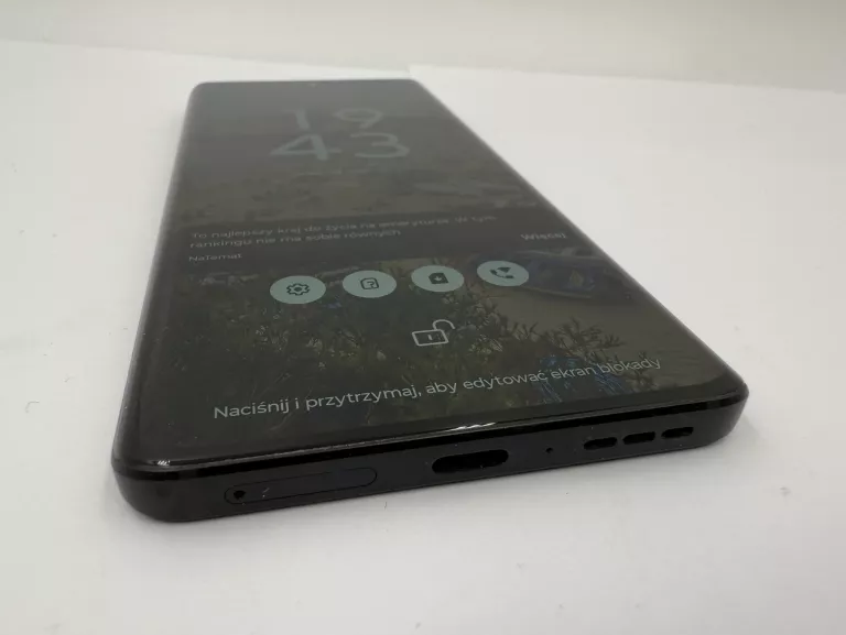 telefon-motorola-edge-40-8gb256gb-pudelko-ean-gtin-0840023243219