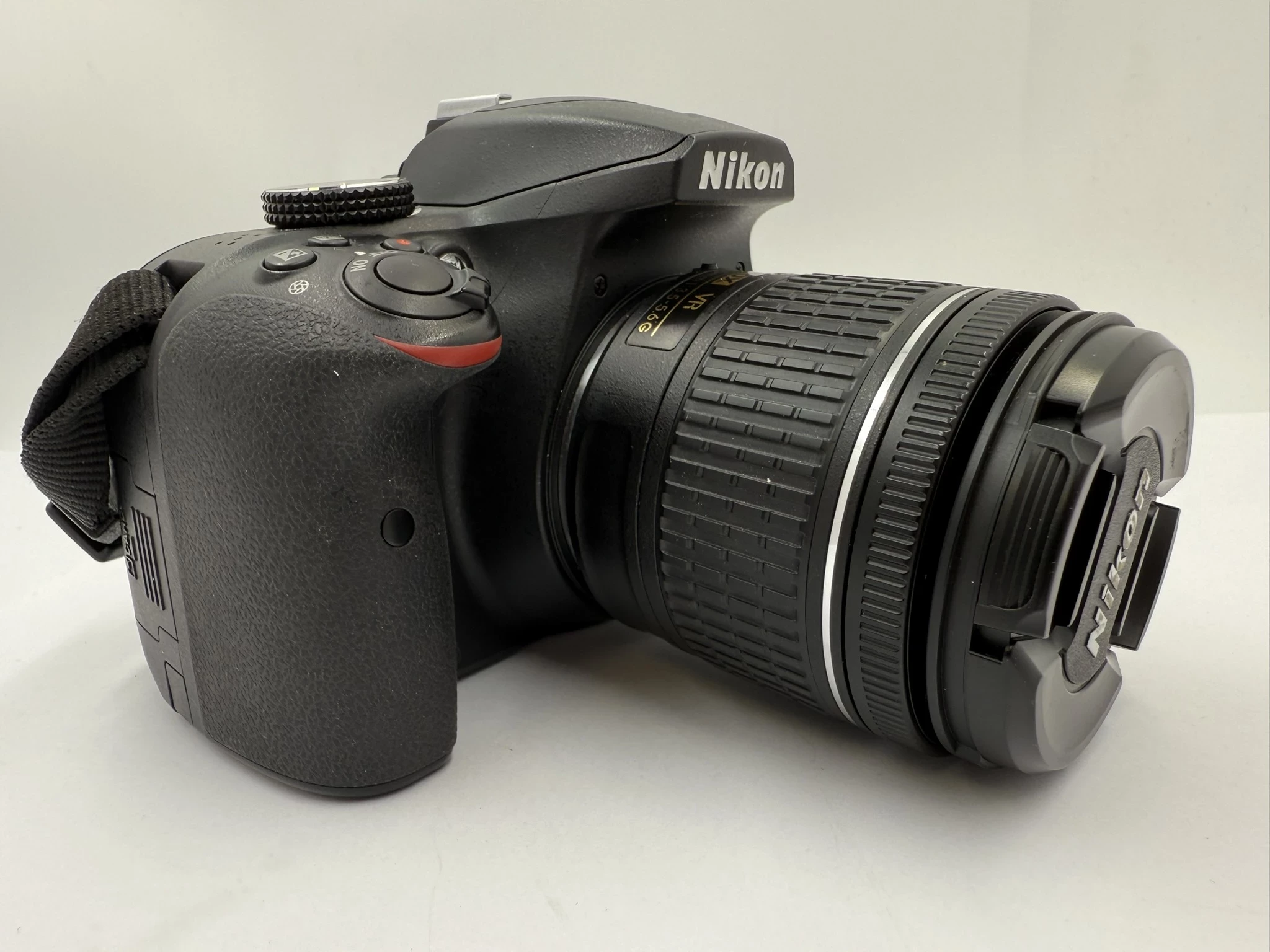 aparat-nikon-d3400-obiektyw-nikkor-18-55mm-pudelko-rozdzielczosc-2420