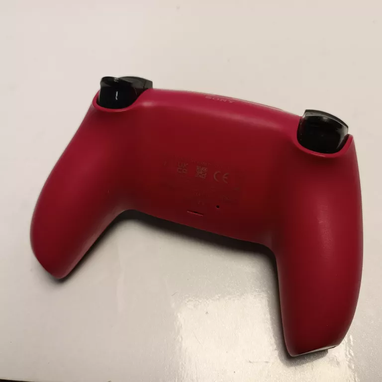 pad-bezprzewodowy-sony-ps5-dualsense-cosmic-red-cfi-zct1w-sposob-podlaczenia-210654-2