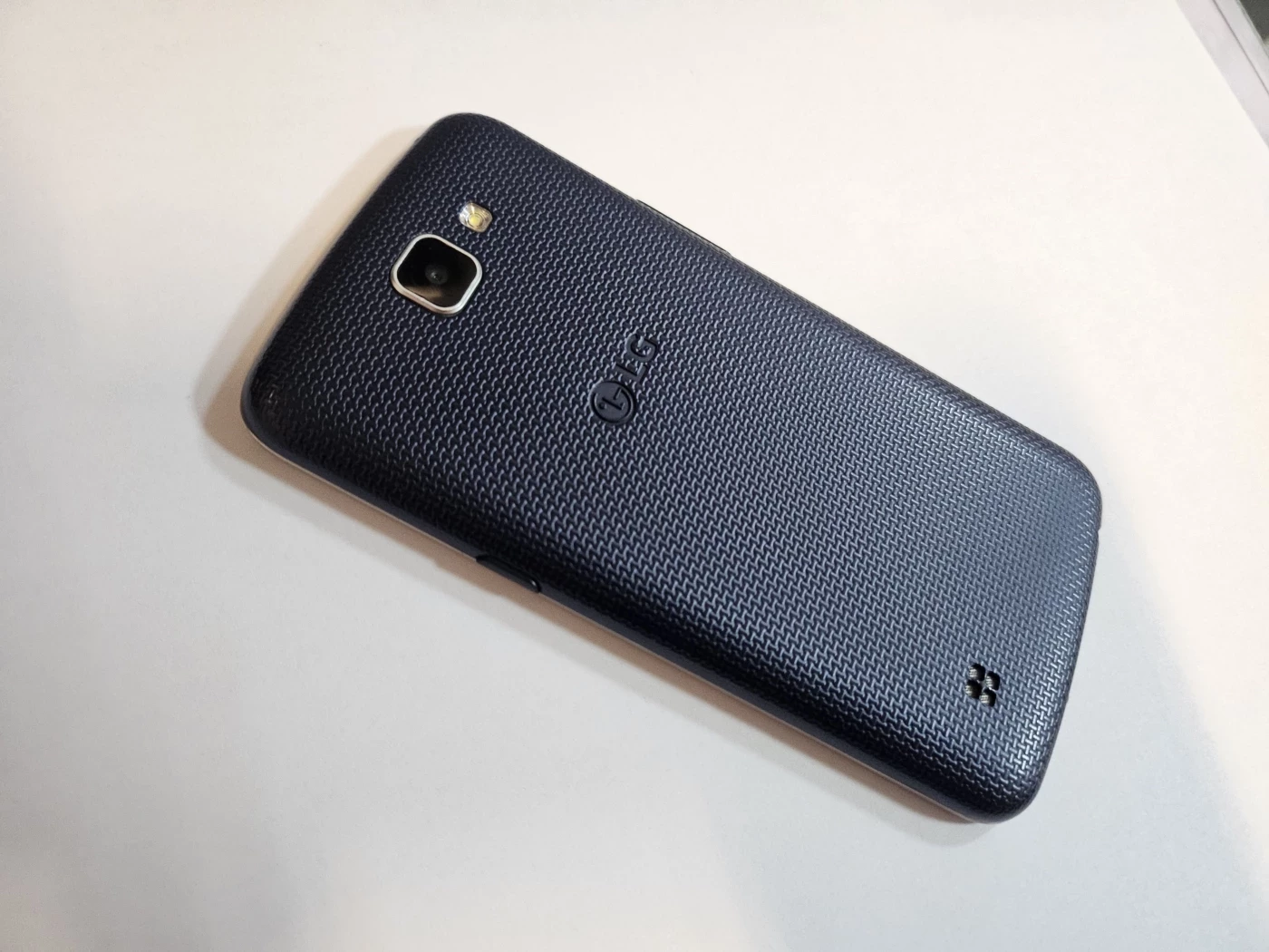 telefon-lg-k4-kod-producenta-m160