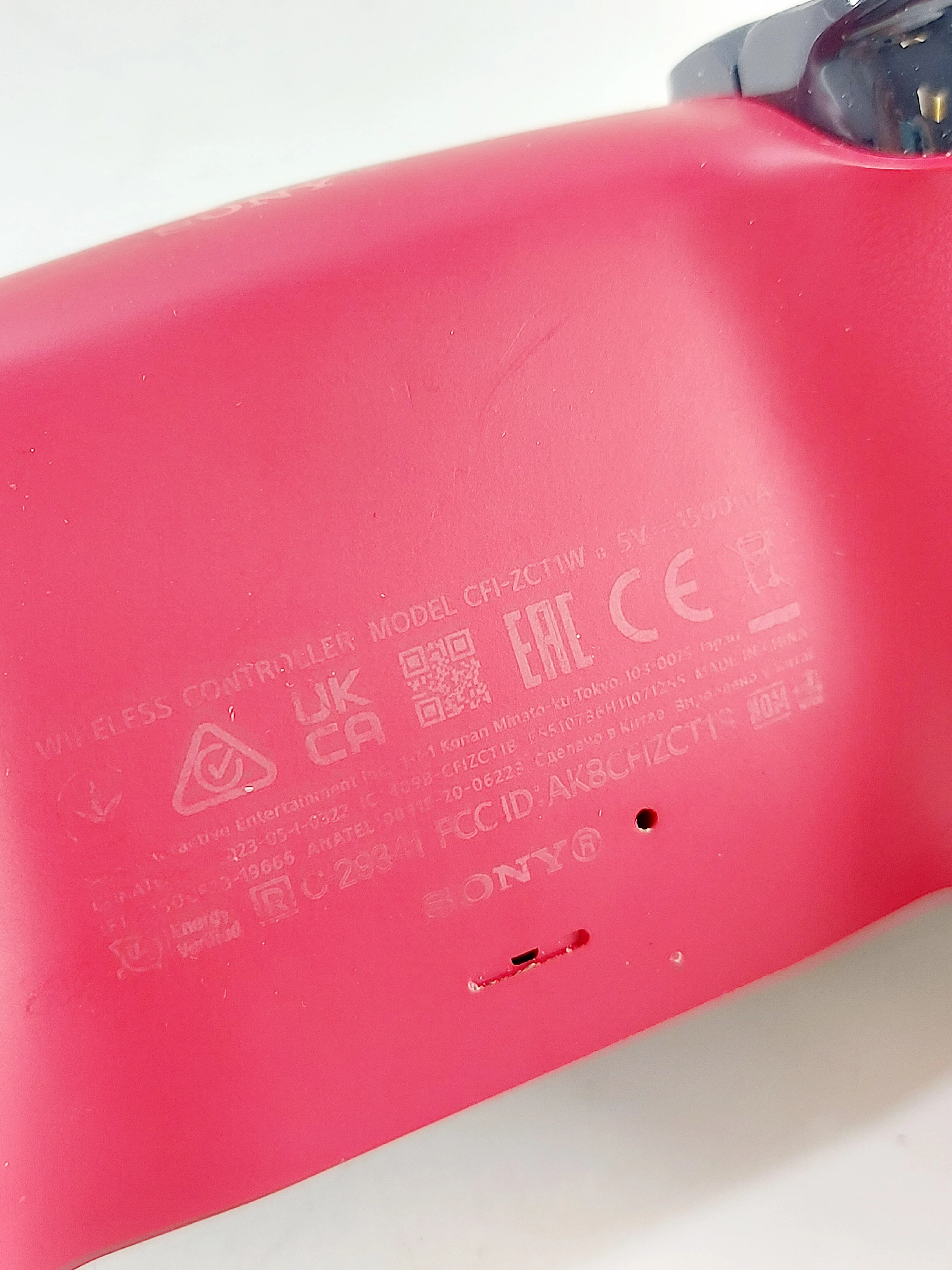 pad-kontroler-bezprzewodowy-sony-dualsense-ps5-czerwony-volcanic-red-kod-producenta-1000040728