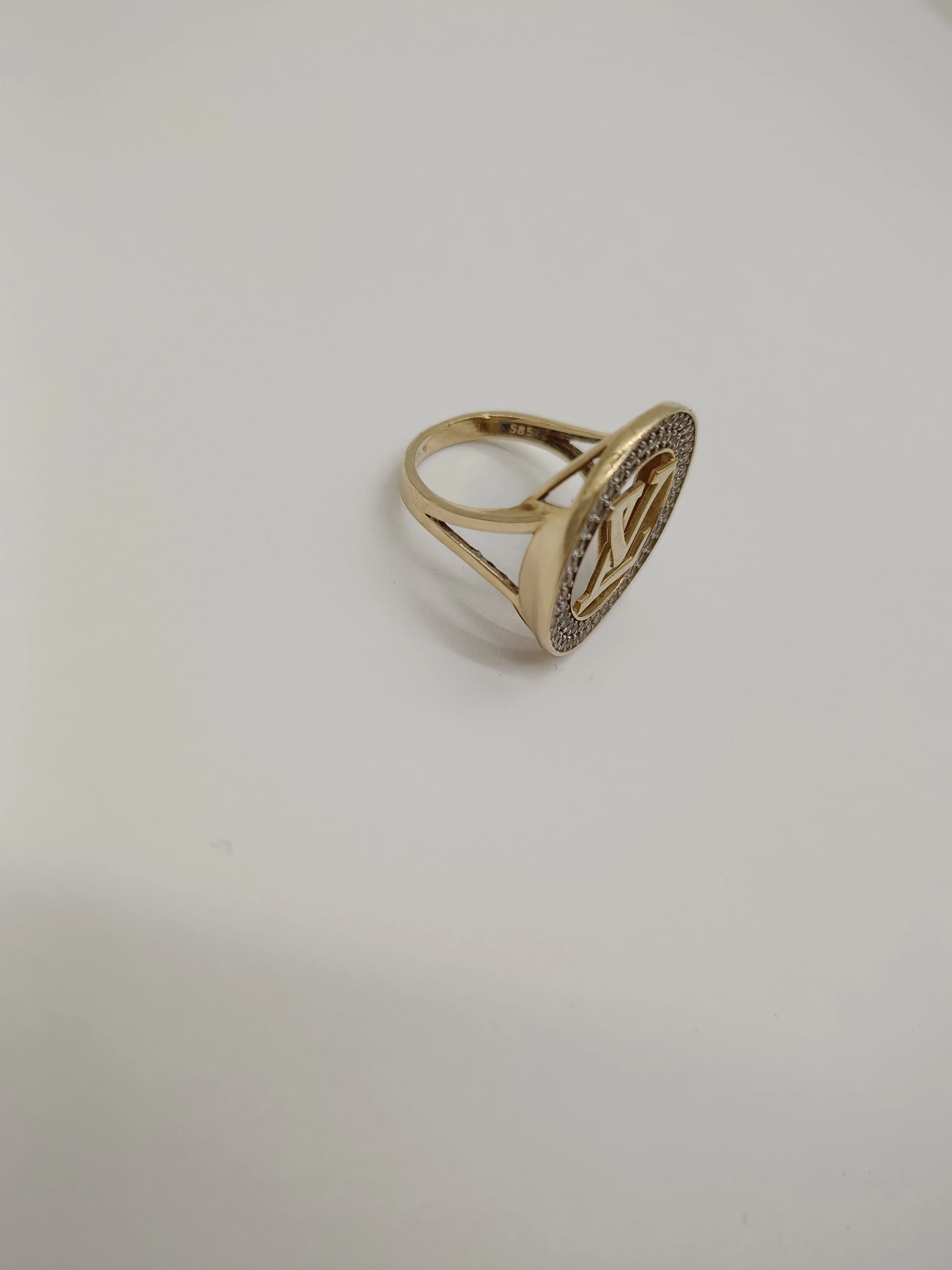 piekny-zloty-pierscionek-proby-585-kamien-17088-4194304