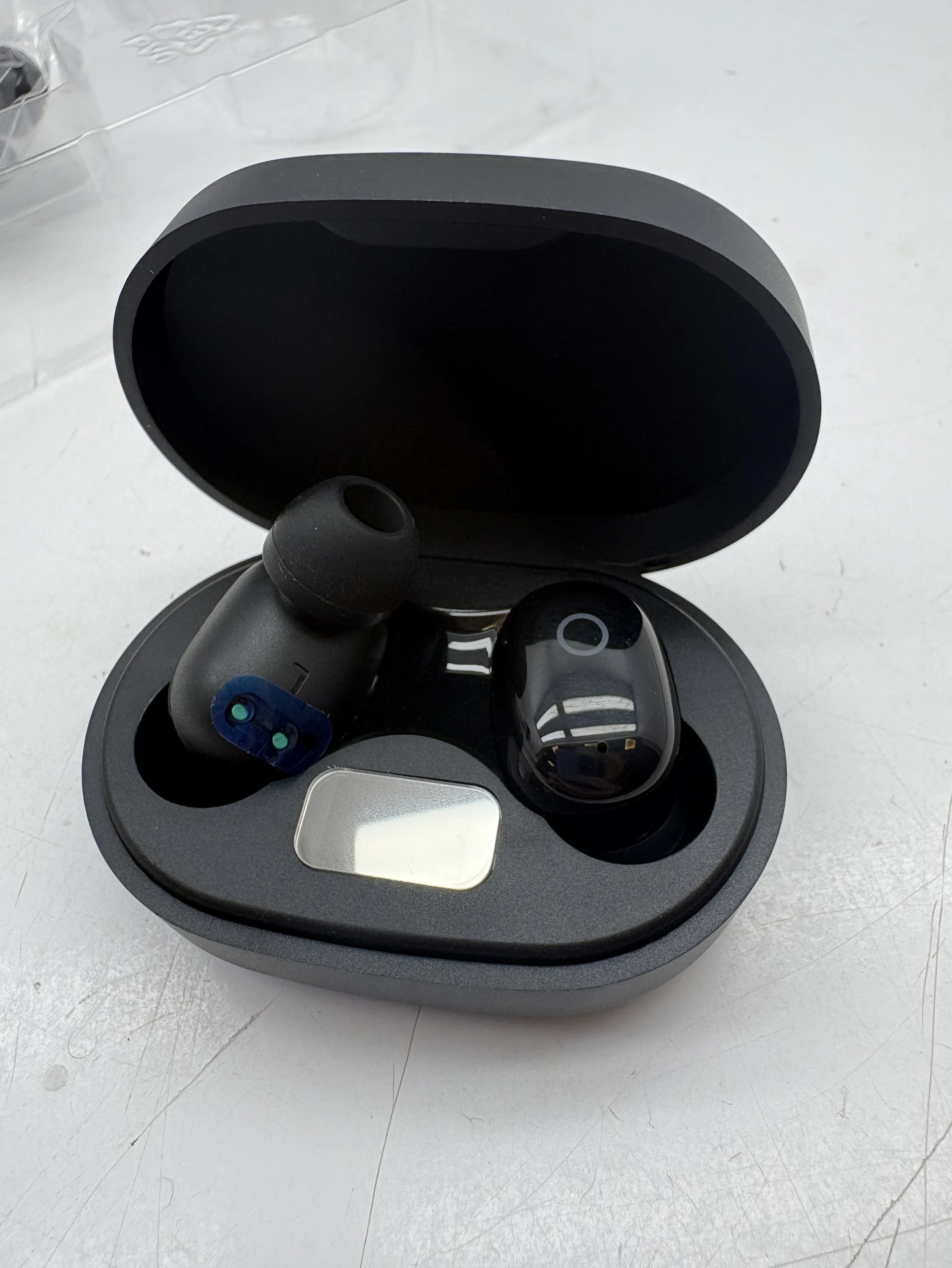 sluchawki-bluetooth-tws-elta-czarne-kolor-dominujacy-129357-2