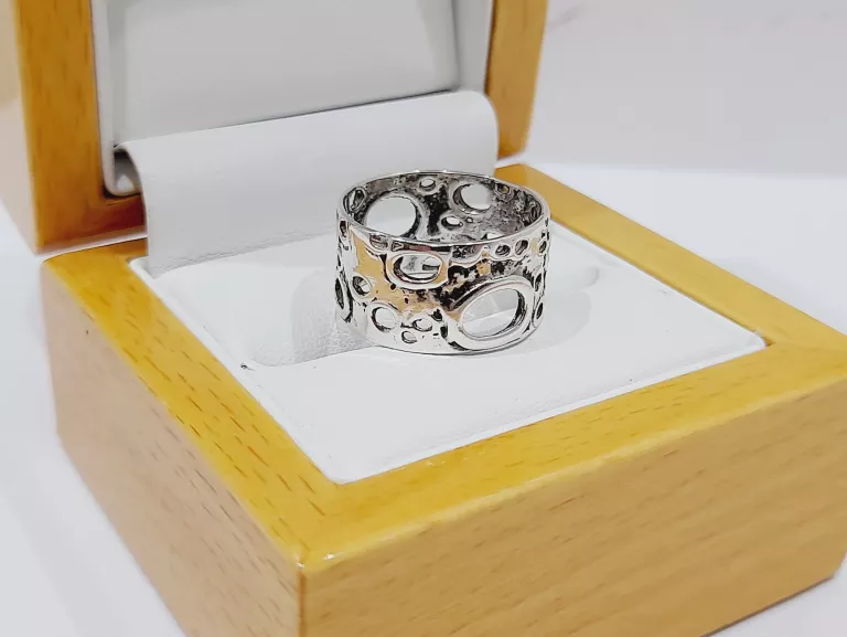 srebro-wyrob-jubilerski-piekny-srebrny-pierscionek-stan-11323-2
