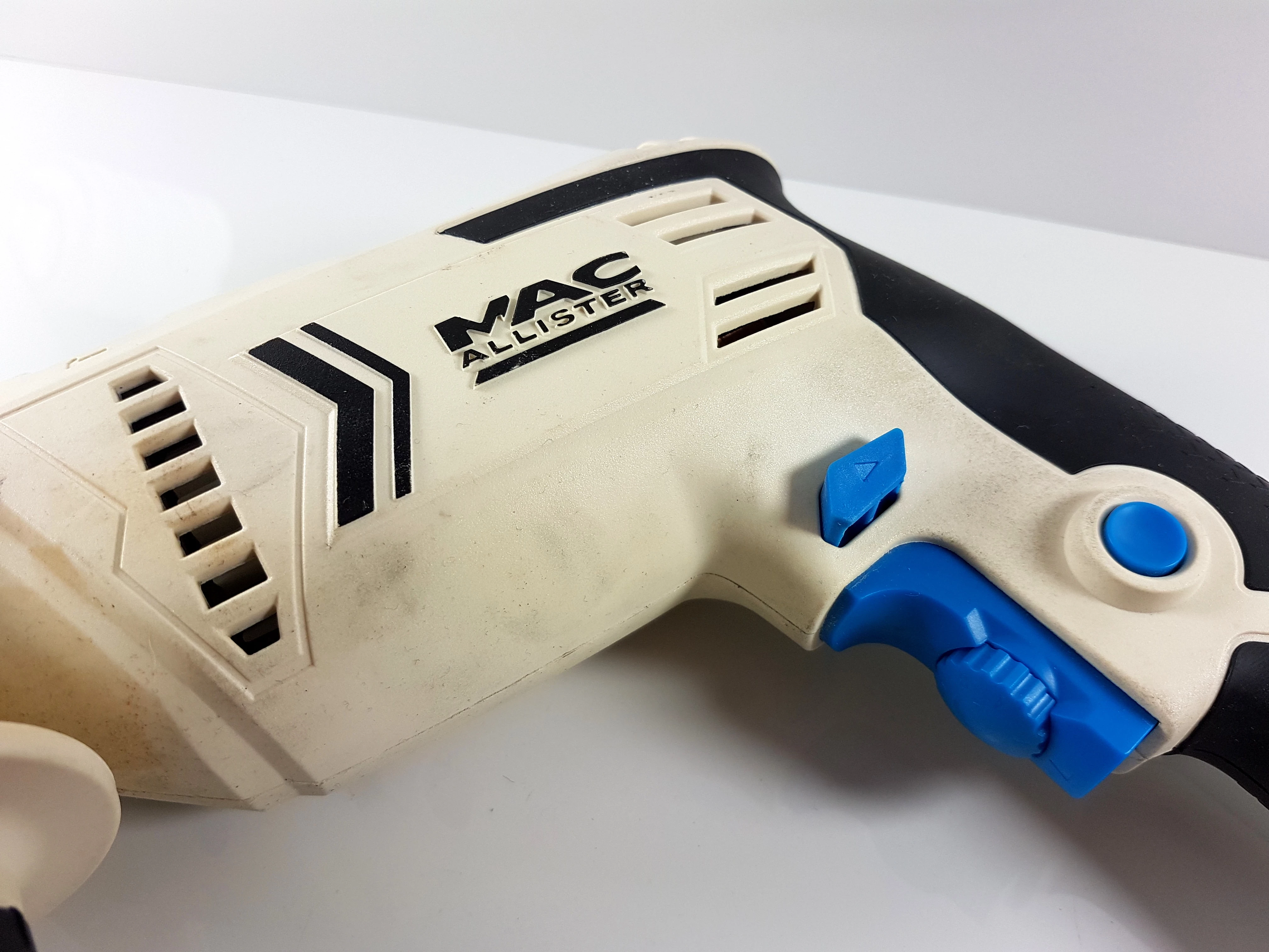 wiertarka-udarowa-macallister-mshd600-600w-walizka-waga-wiertarki-330