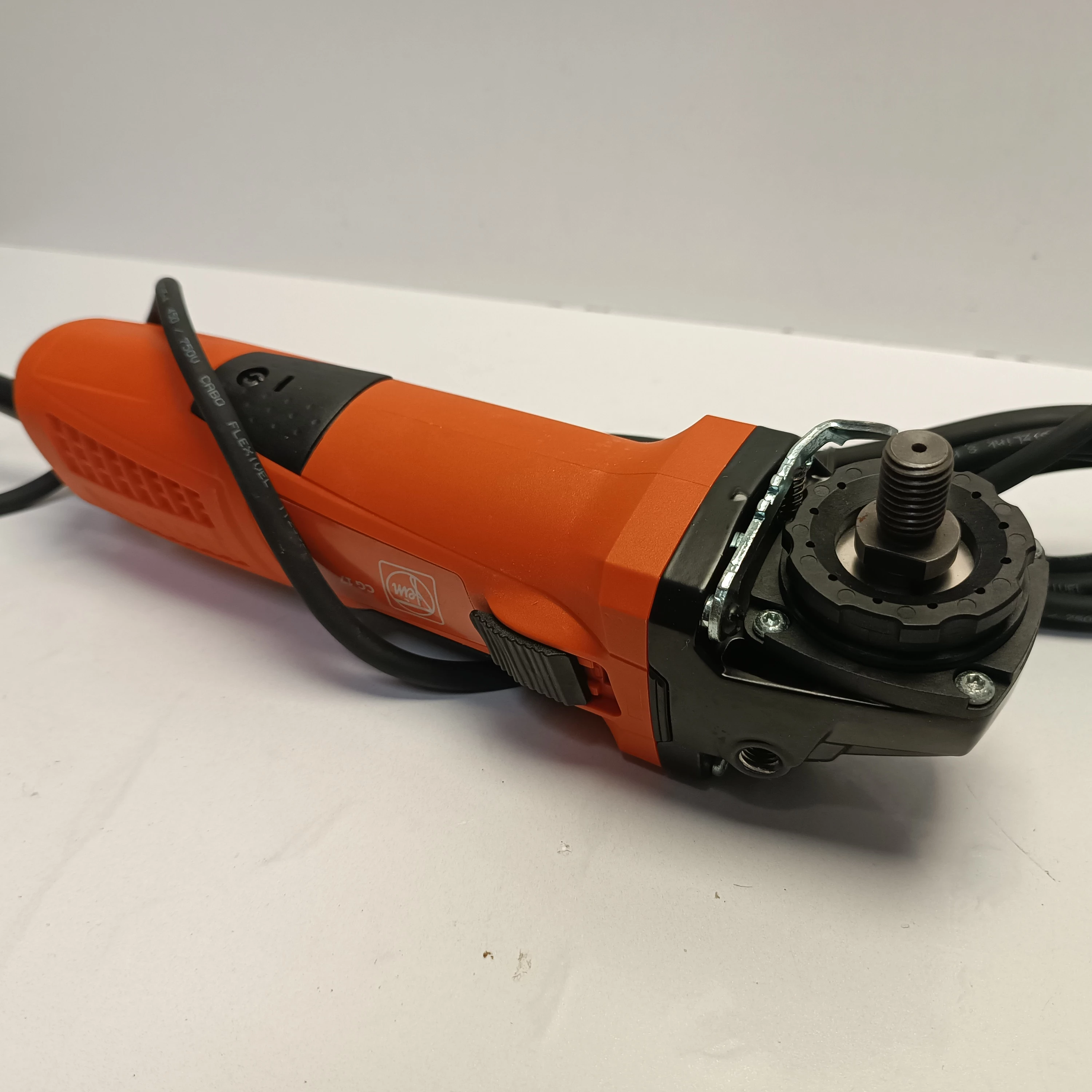 szlifierka-katowa-cg17-125-220-240-v-marka-248811-950409