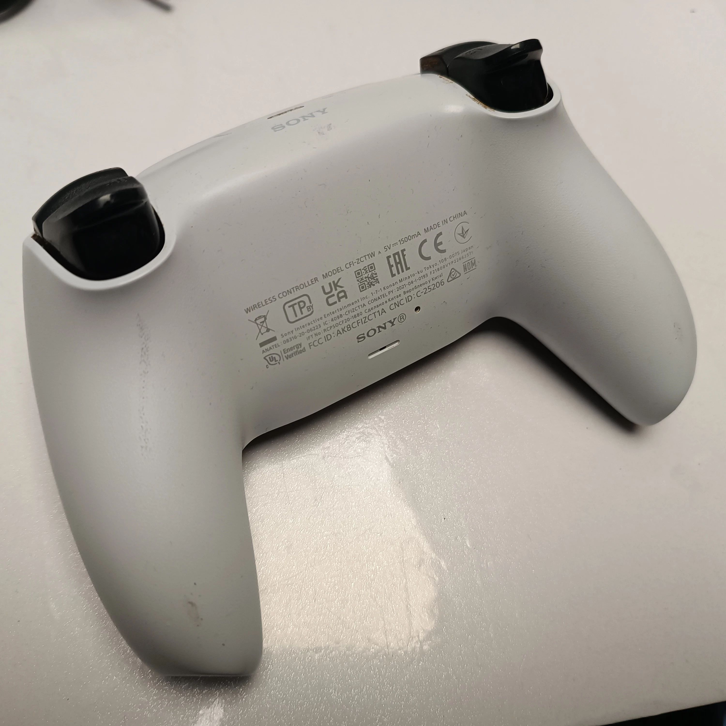 konsola-sony-playstation-5-cfi-1116a-z-napedem-pad-wersja-247643-722490