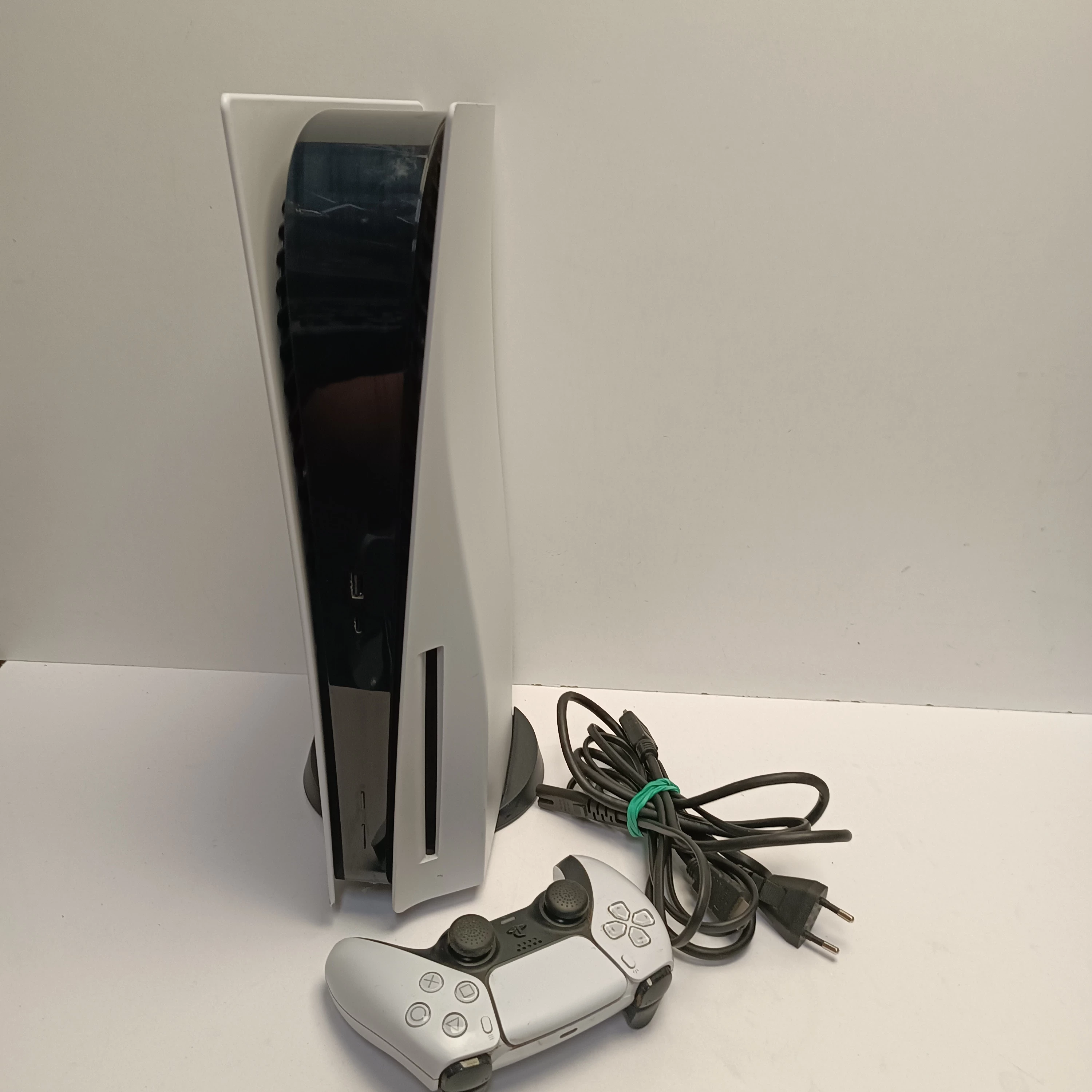 konsola-sony-playstation-5-cfi-1116a-z-napedem-pad-osiedle-teatralne-3u15-krakow