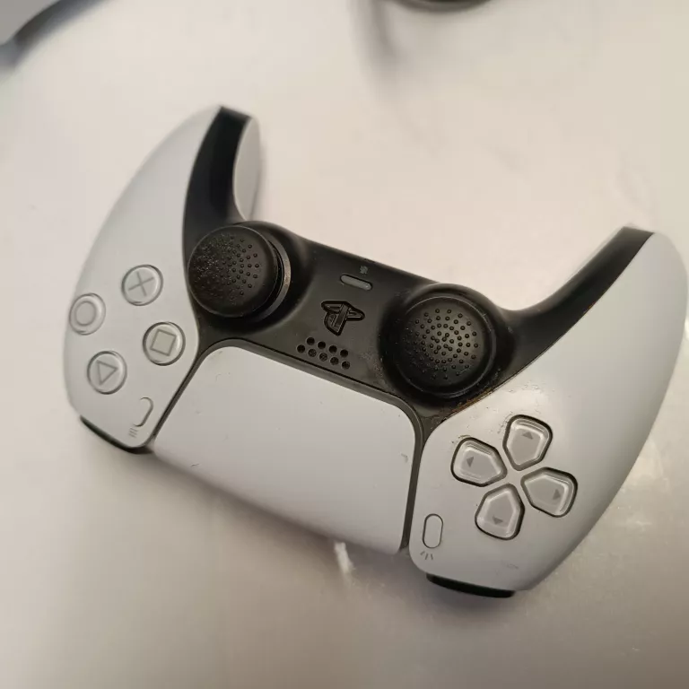 konsola-sony-playstation-5-cfi-1116a-z-napedem-pad-ean-gtin-711719396604