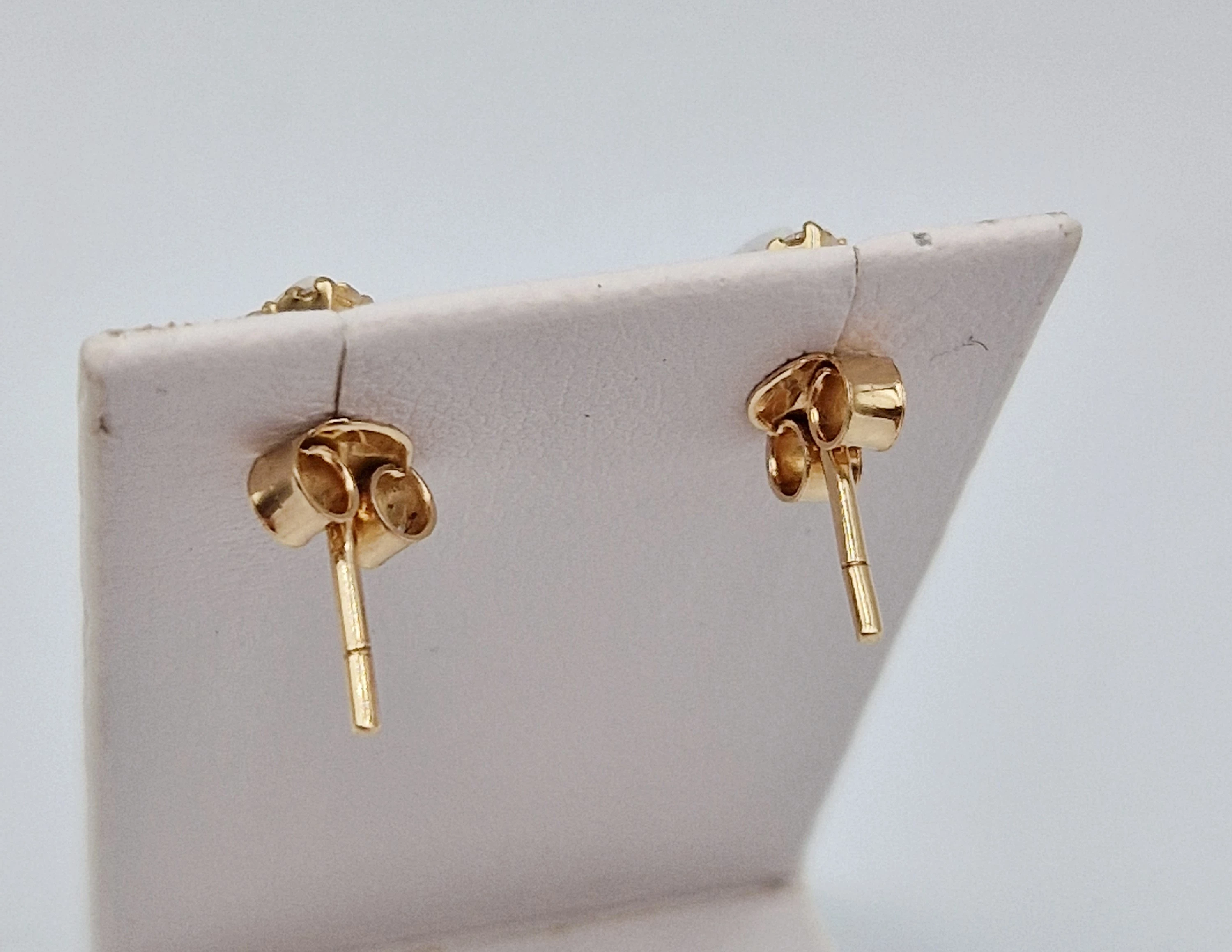 zlote-kolczyki-p585-w141g-sztyft-masa-perlowa-rodzaj-zapiecia-2207-1