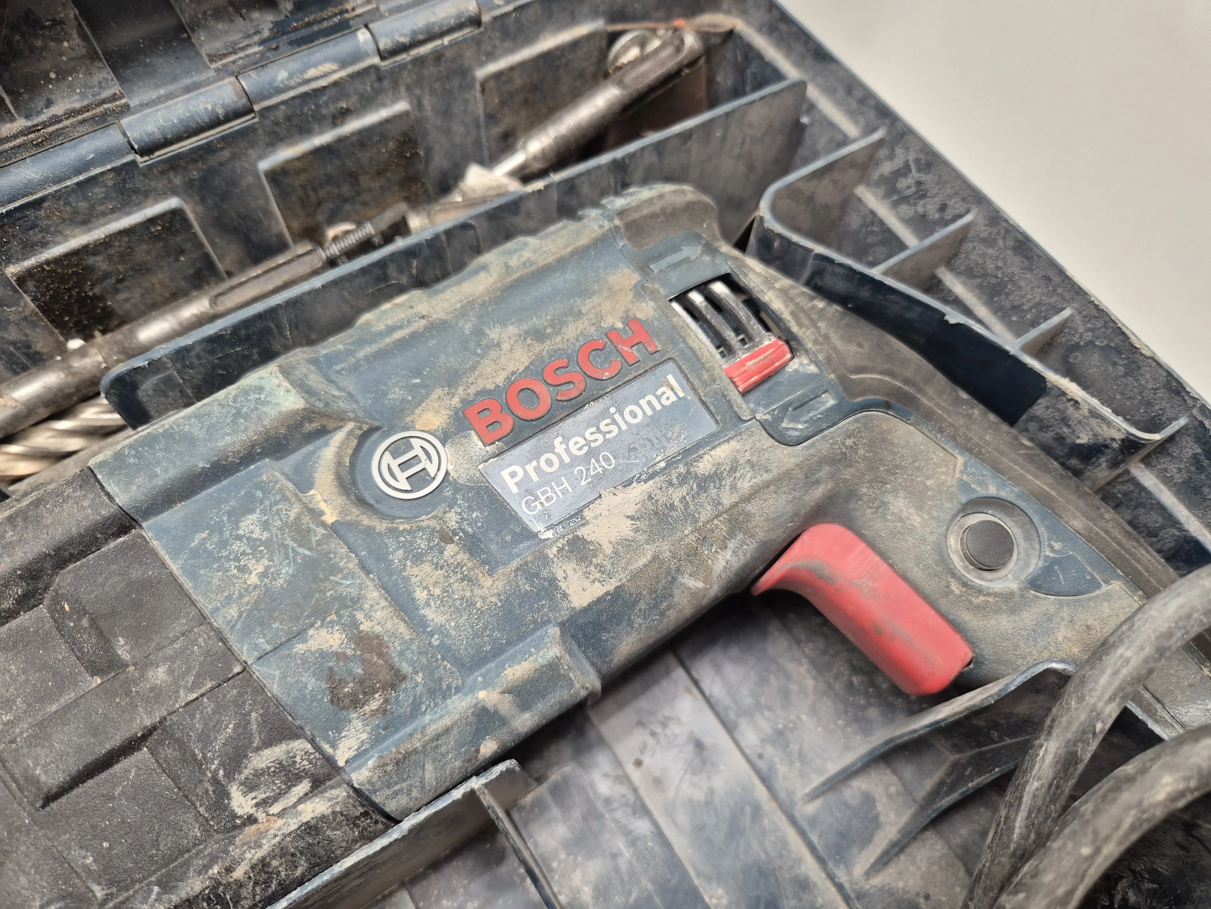 mlotowiertarka-bosch-gbh-240-sds-plus-790-w-stan-11323-2