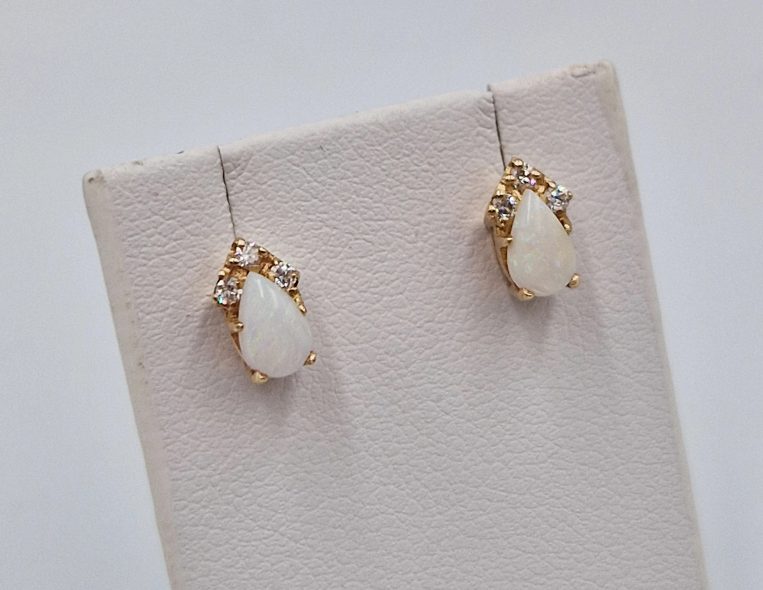 zlote-kolczyki-p585-w141g-sztyft-masa-perlowa-stan-11323-2