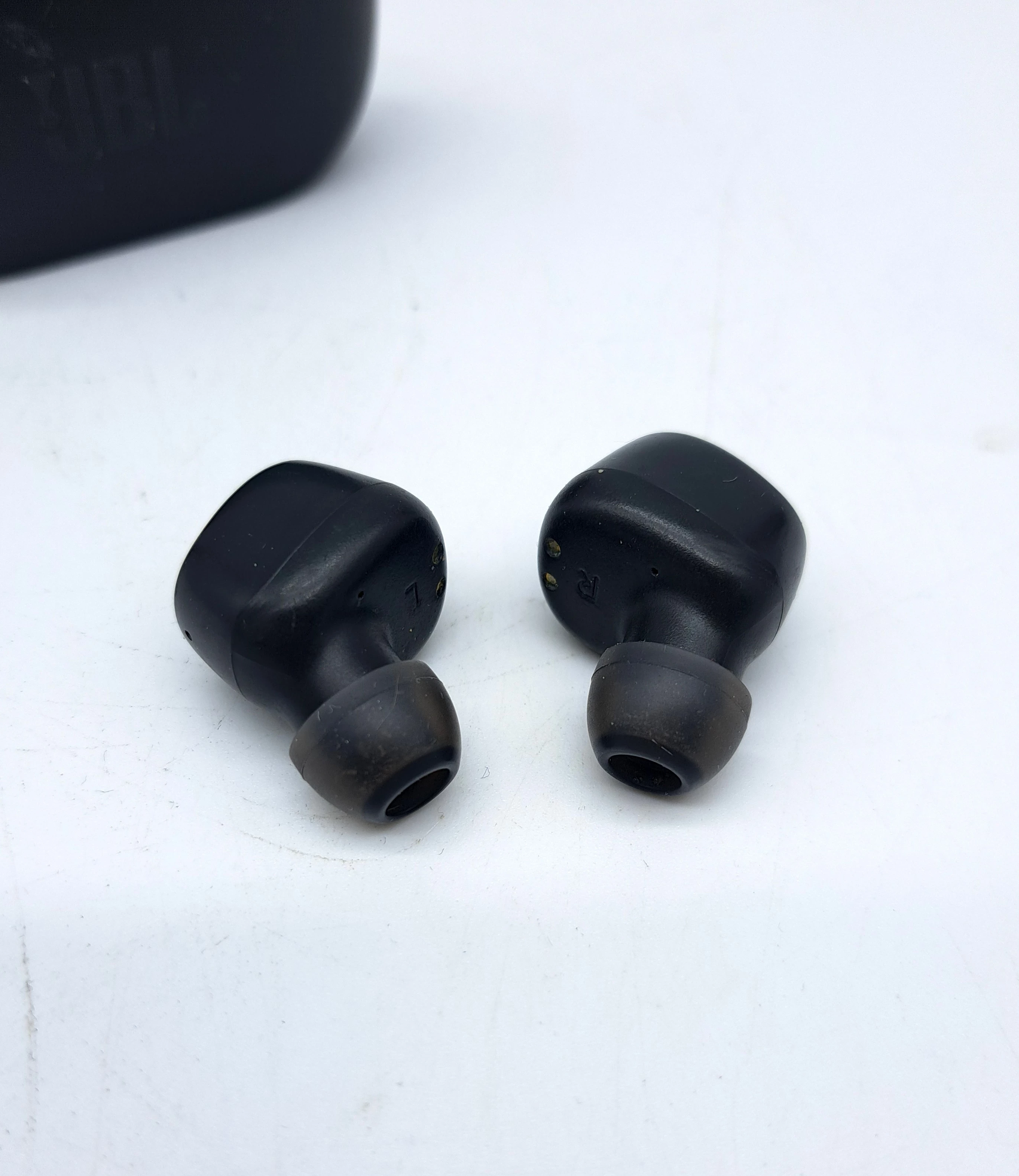 sluchawki-bezprzwodowe-jbl-wave-100-tws-stan-11323-2