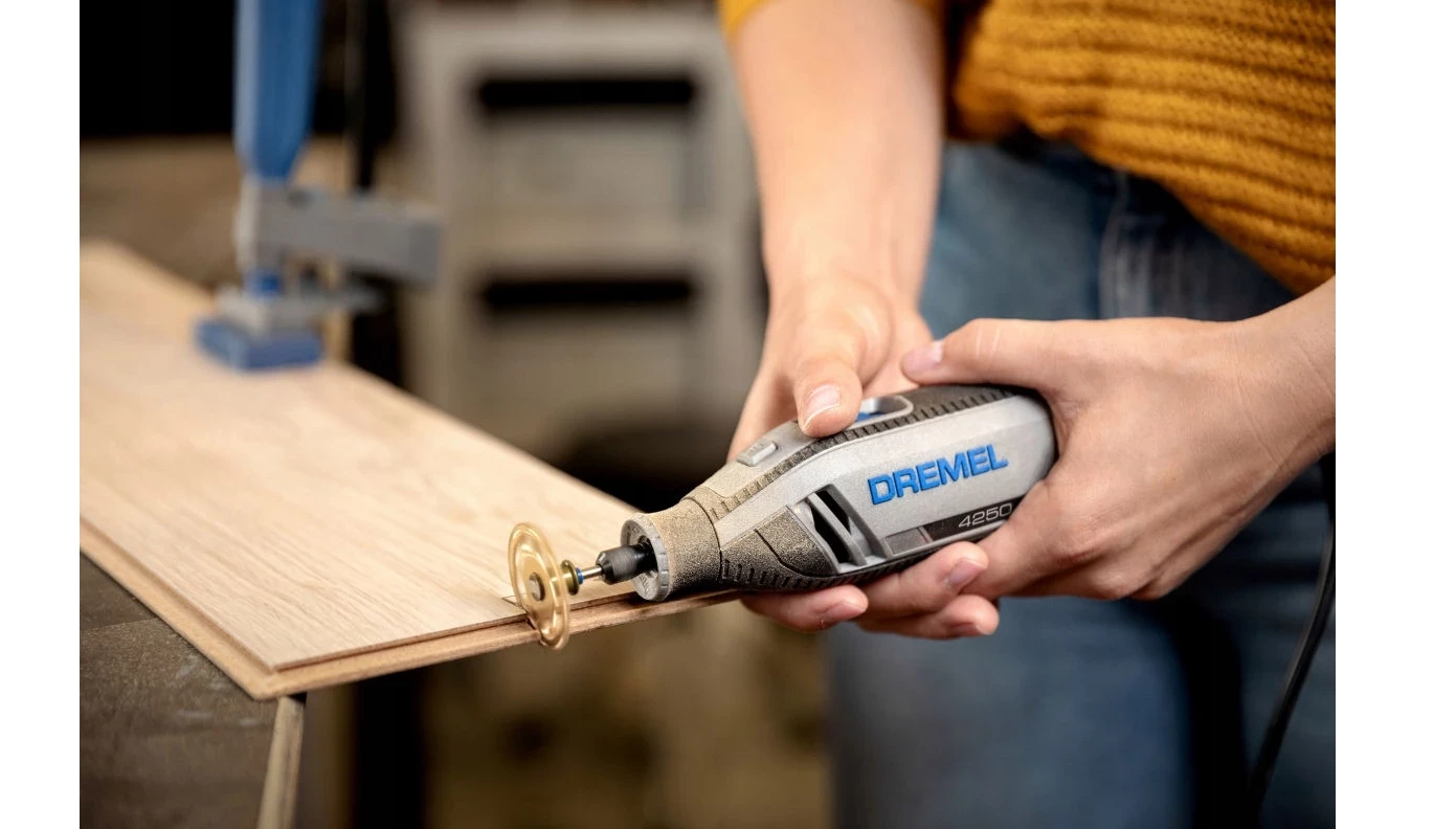 szlifierka-wielofunkcyjna-dremel-4250-35-akcesoriow-torba-ochronna-waga-produktu-z-opakowaniem-jednostkowym-2700