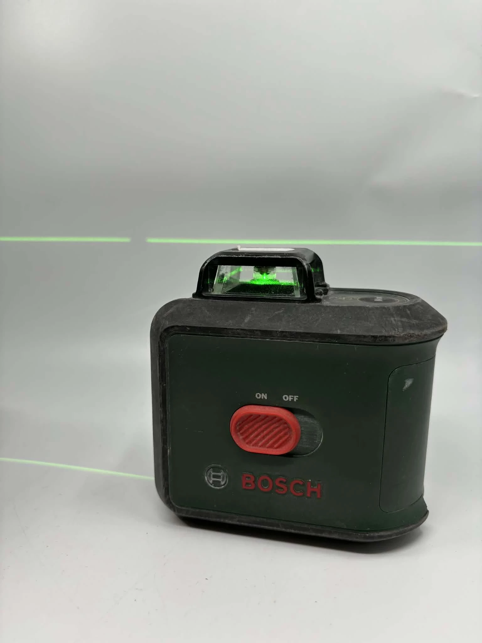 laser-krzyzowy-bosch-universal-level-360-maksymalny-zasieg-pracy-24