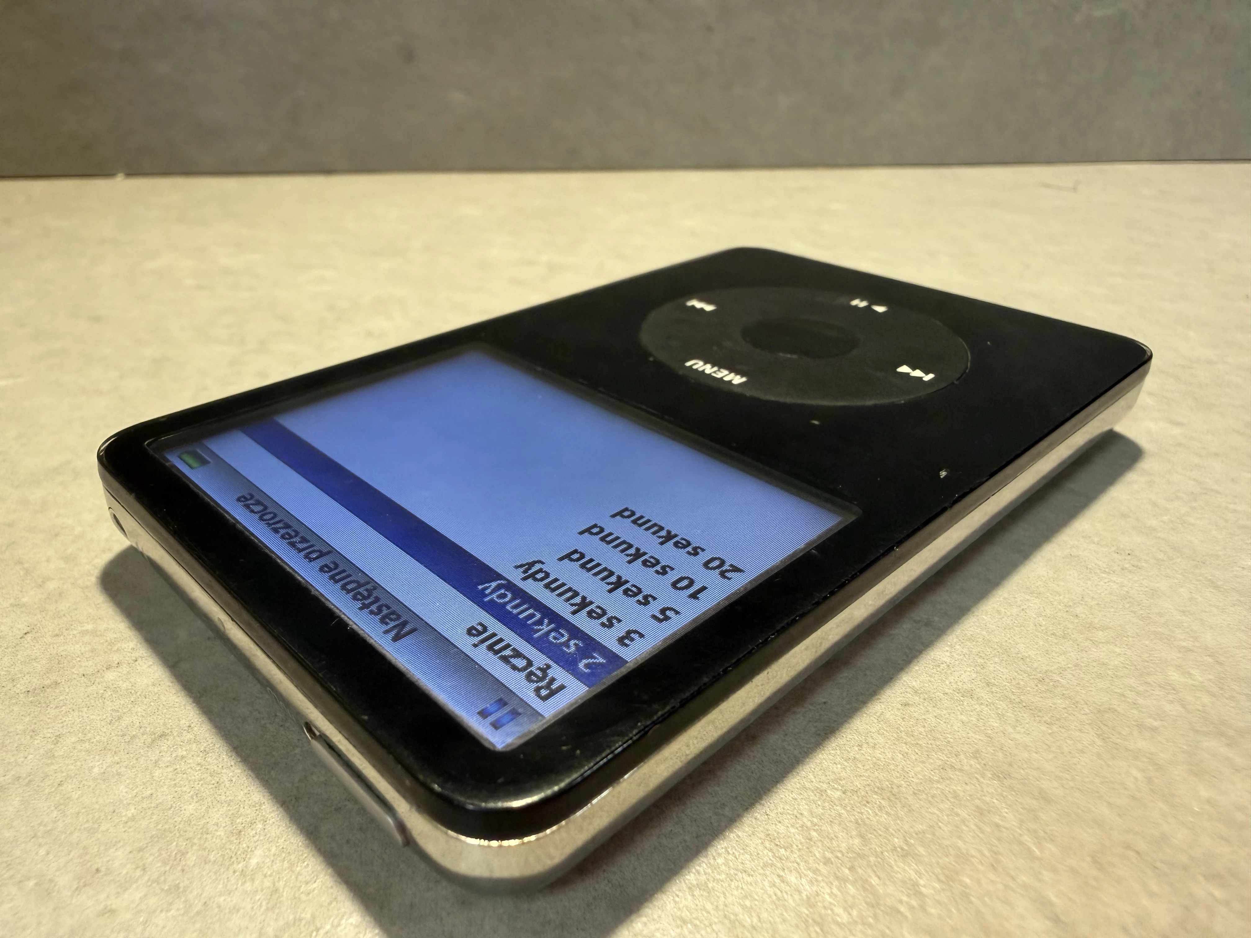 apple-ipod-classic-5-generacji-30gb-srebny-a1136-stan-11323-2