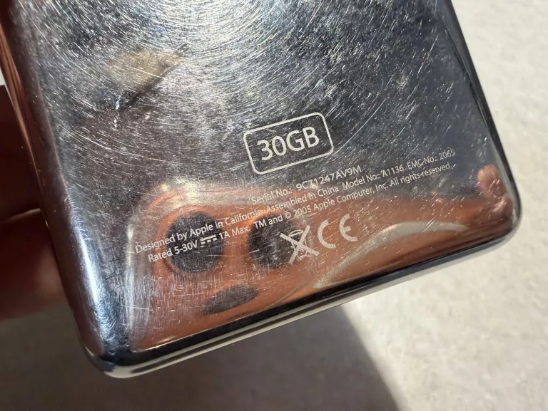 apple-ipod-classic-5-generacji-30gb-srebny-a1136-kod-producenta-ipod-5-gen-30gb