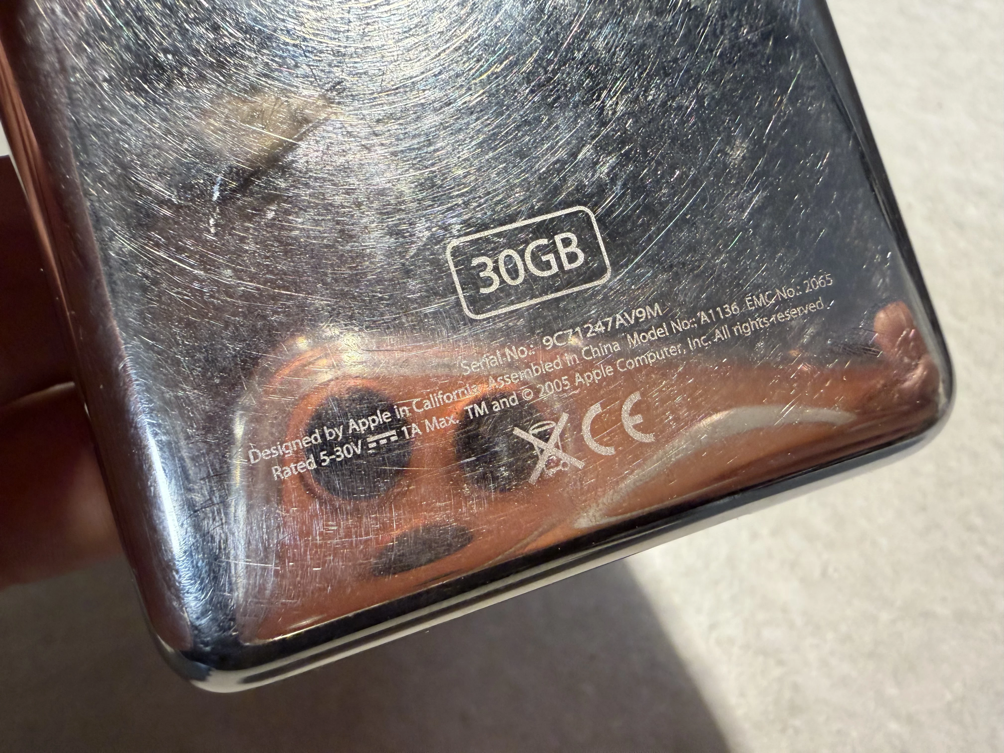 apple-ipod-classic-5-generacji-30gb-srebny-a1136-kod-producenta-ipod-5-gen-30gb