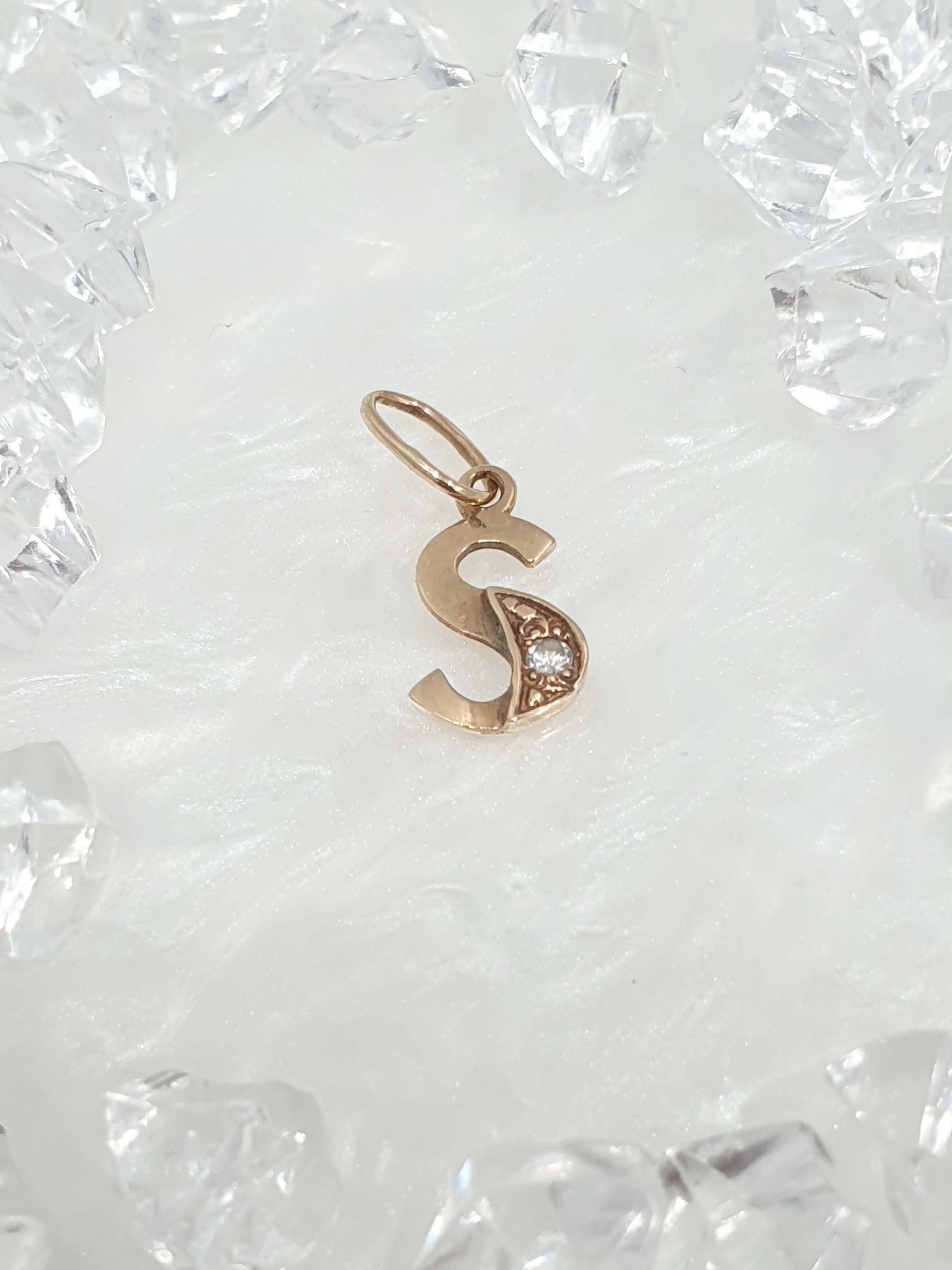 piekna-zlota-zawieszka-litera-s-060g-585-1cm-legnicka-66-wroclaw