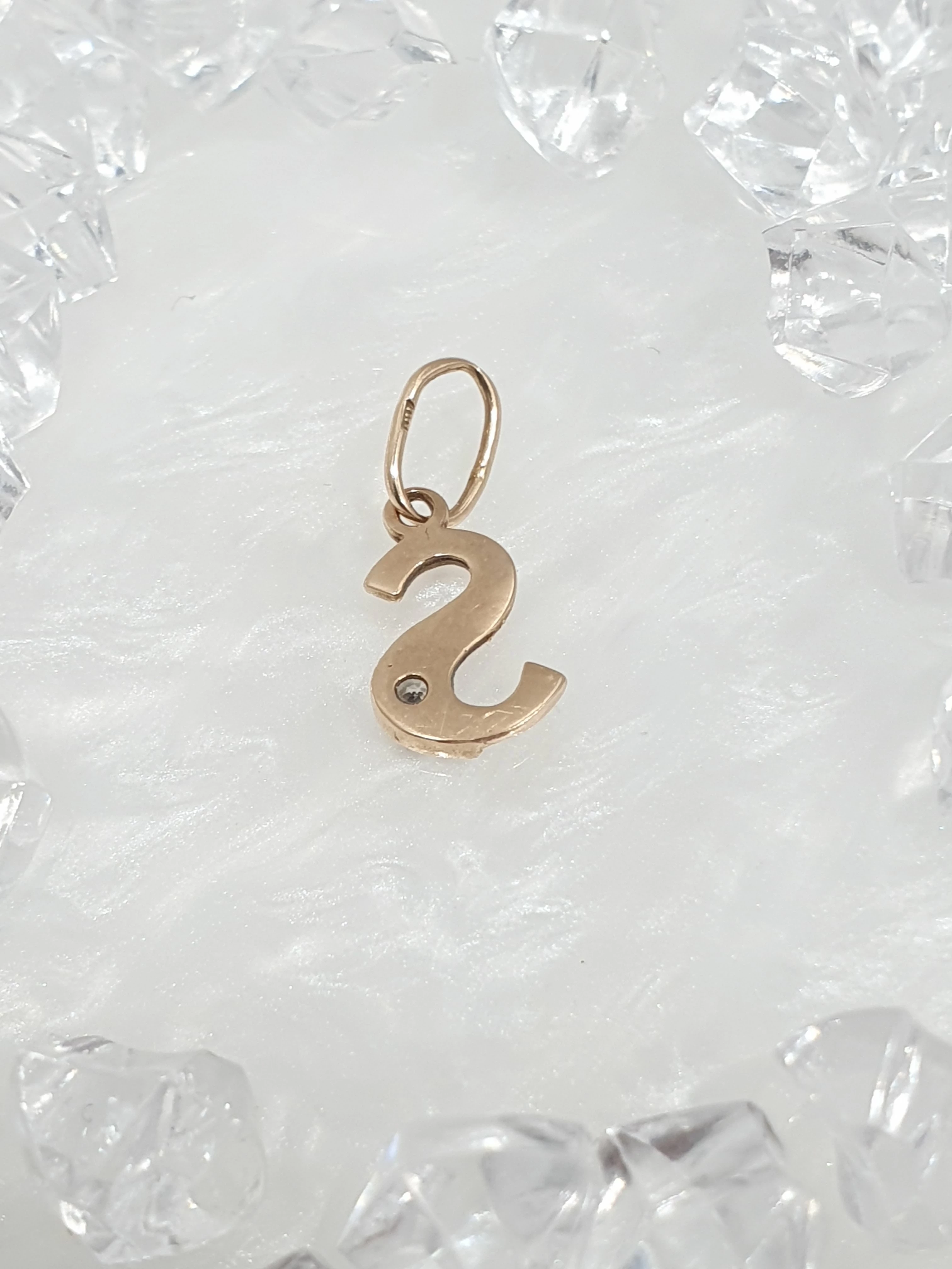 piekna-zlota-zawieszka-litera-s-060g-585-1cm-ean-gtin-5905868205466