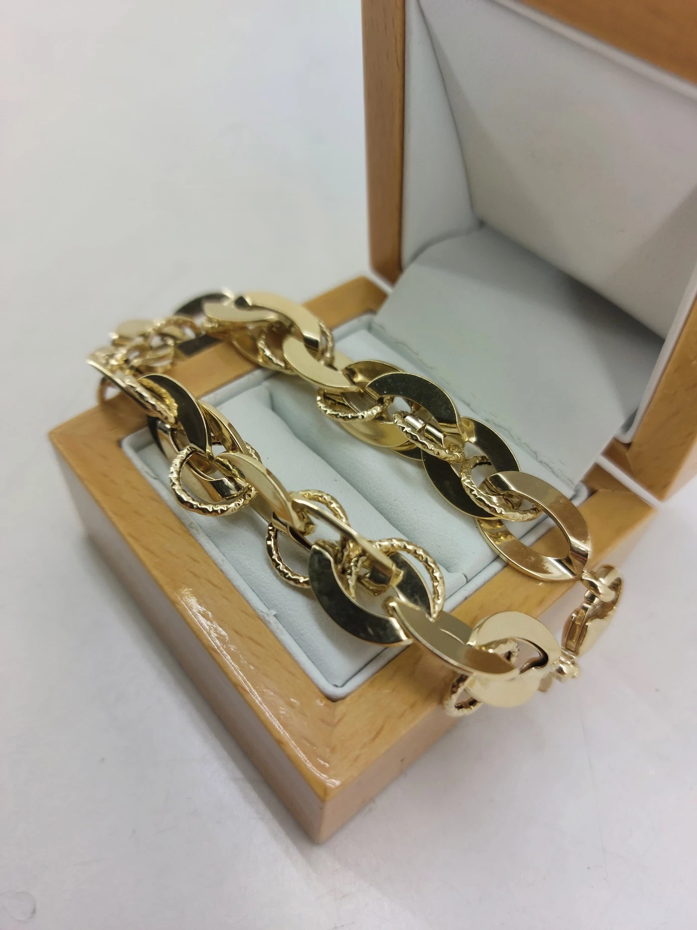 zlota-wytworna-bransoletka-1134g-585-material-15835-2