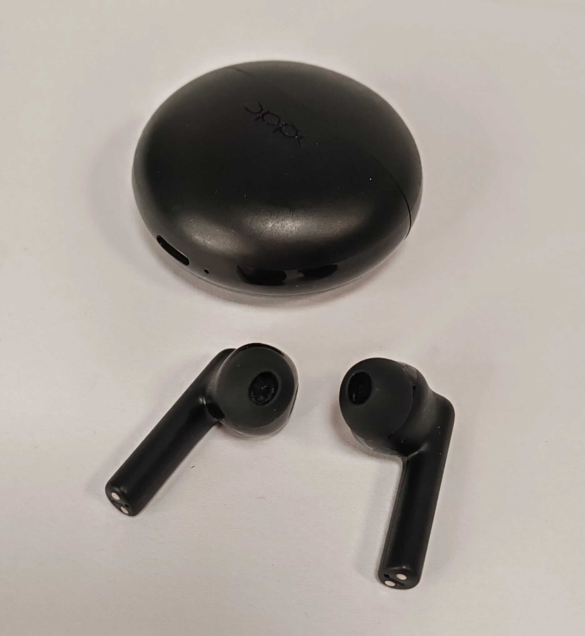 sluchawki-oppo-enco-buds2-zestaw-kolor-dominujacy-129357-3