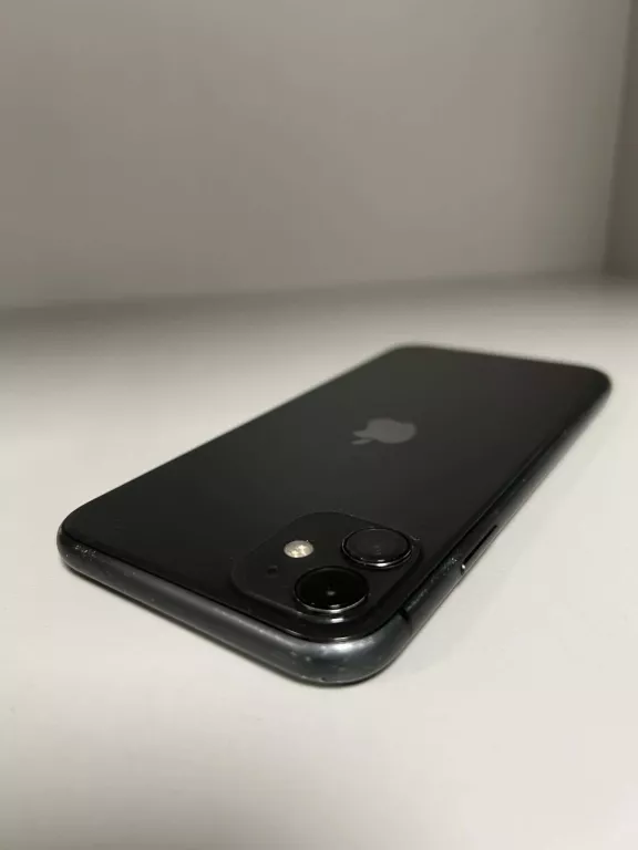 iphone-11-64gb-kondycja-baterii-81-przekatna-ekranu-61