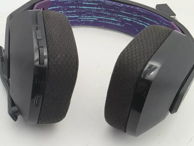 sluchawki-bezprzewodowe-logitech-g535-model-g535-lightspeed-wireless-gaming-headset