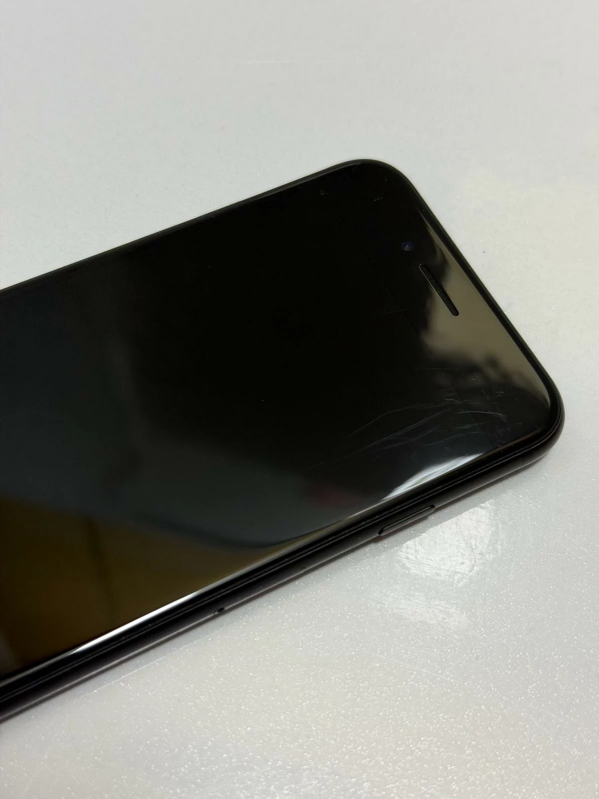 telefon-iphone-se-64gb-bat-94-kod-producenta-mmxf3pma